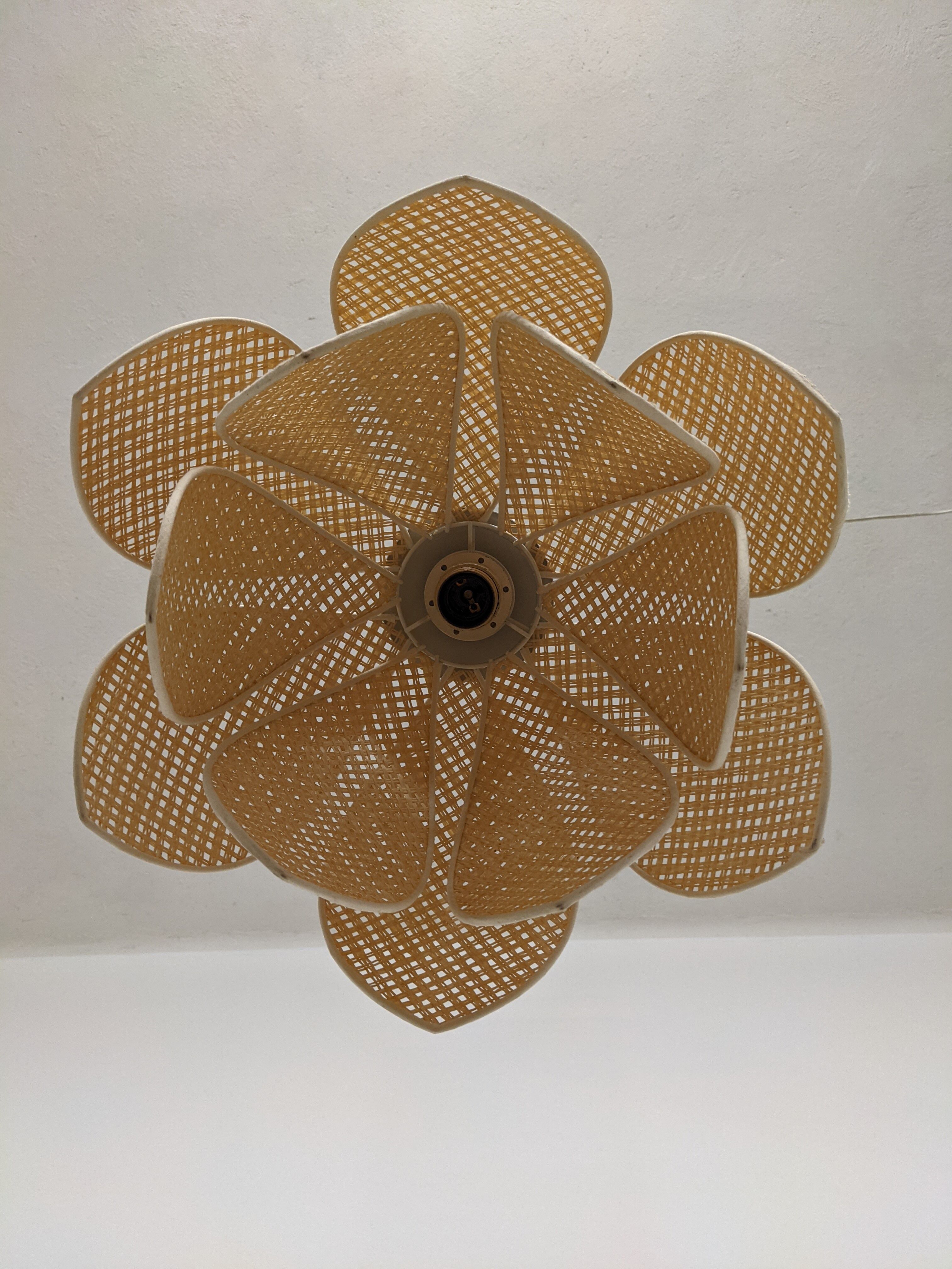 Rattan lotus flower suspension from the 60s/70s
