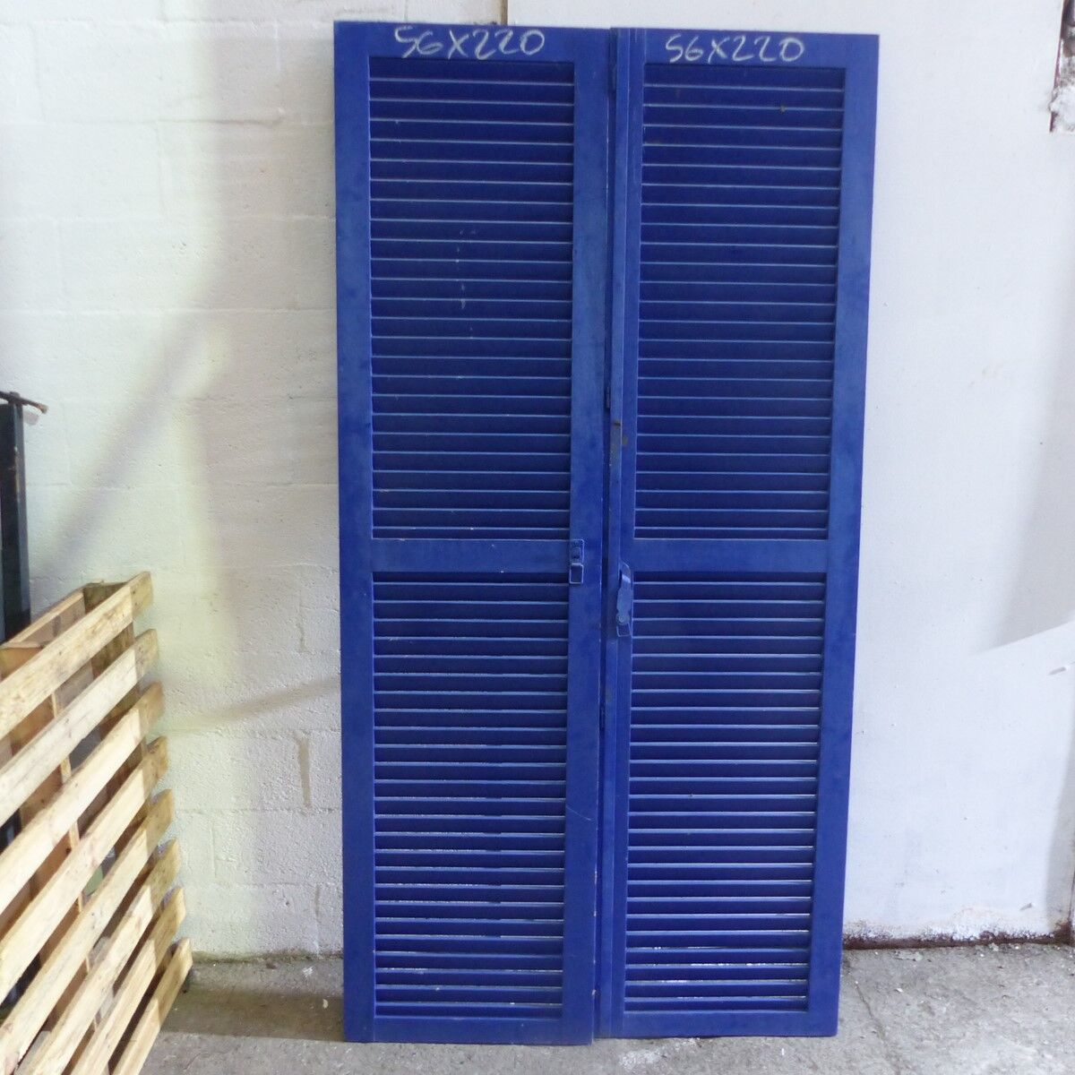 Wooden shutters 2 swings L 56 H 220