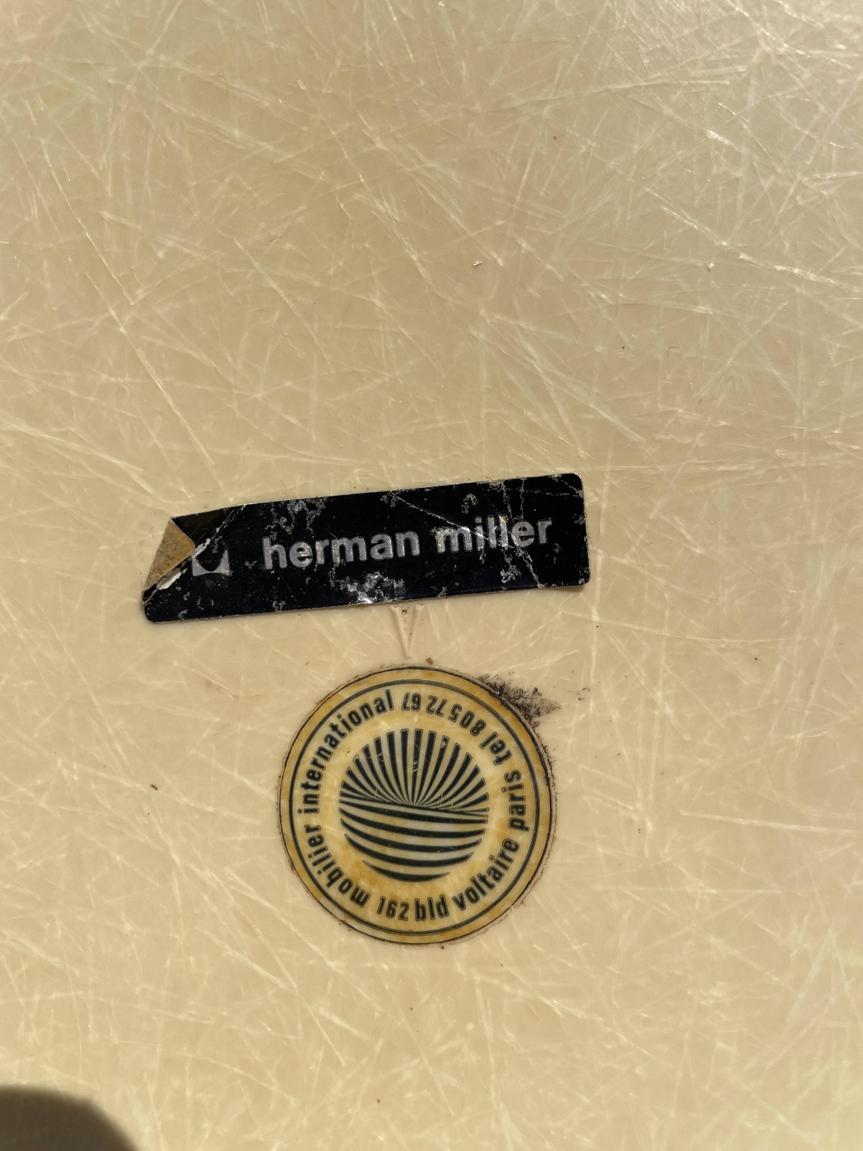 Fiberglass armchair by Charles Eames for Herman Miller, 1960