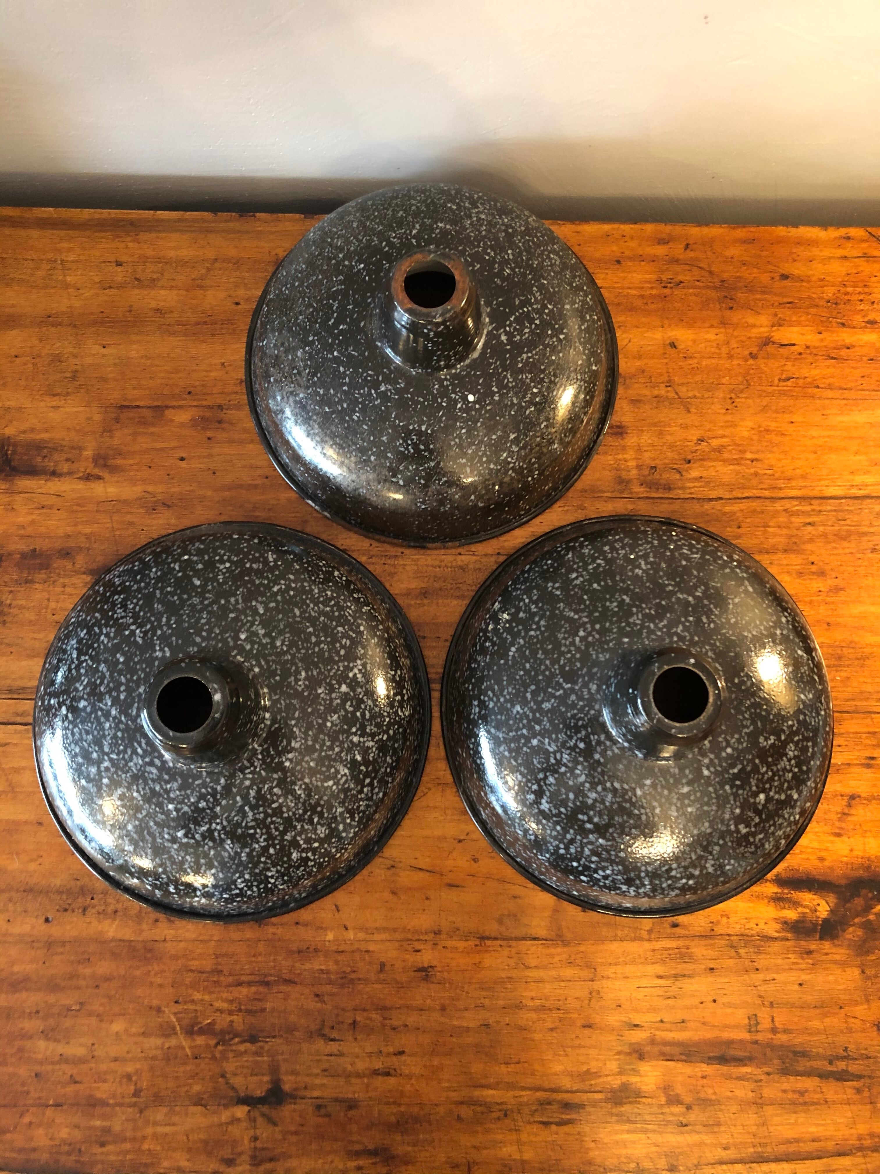 Set of 3 enamelled tin blinds