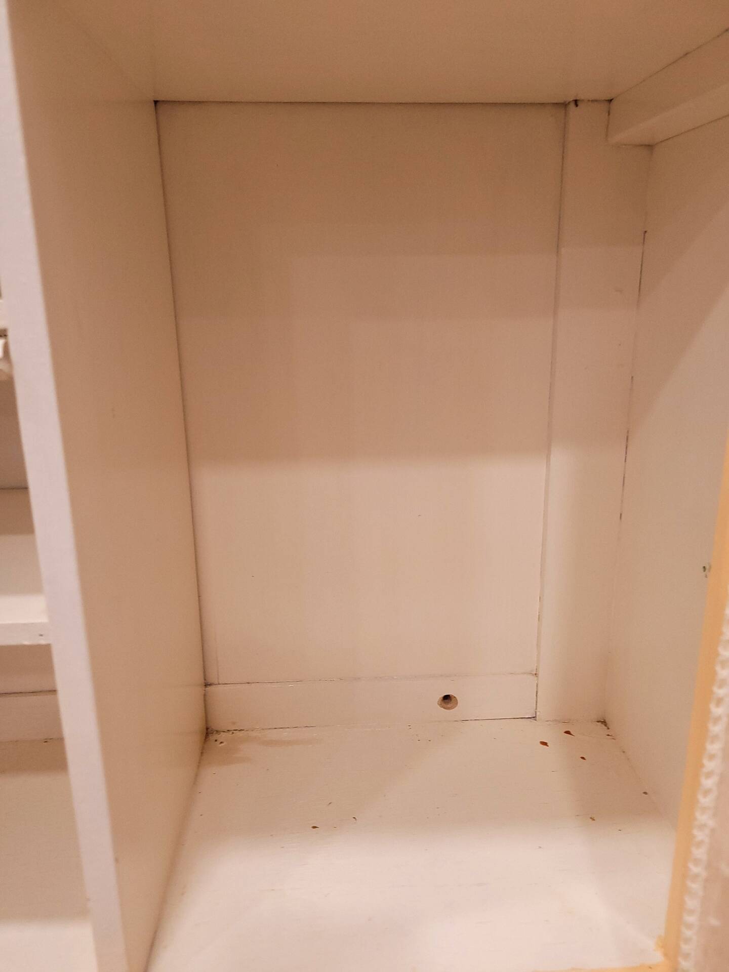 Wall cabinet
