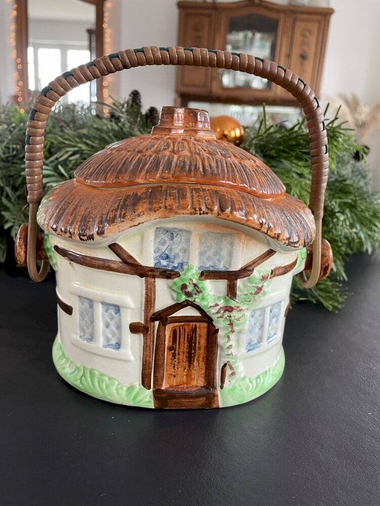 Biscuit (or tea) jar Burlington Ware England