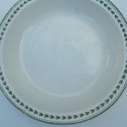 Plat creux diam 27 cm faience b.f.k  modèle lauriers