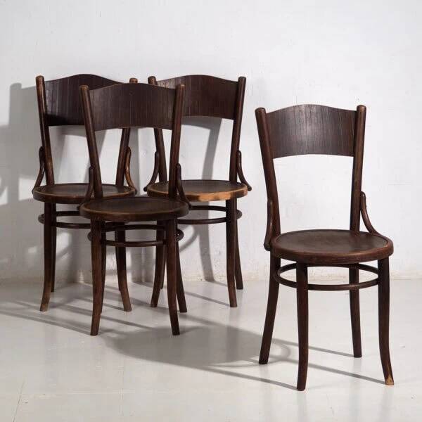 Thonet-Mundus bentwood chairs (circa 1920). Set of 4, no. 3
