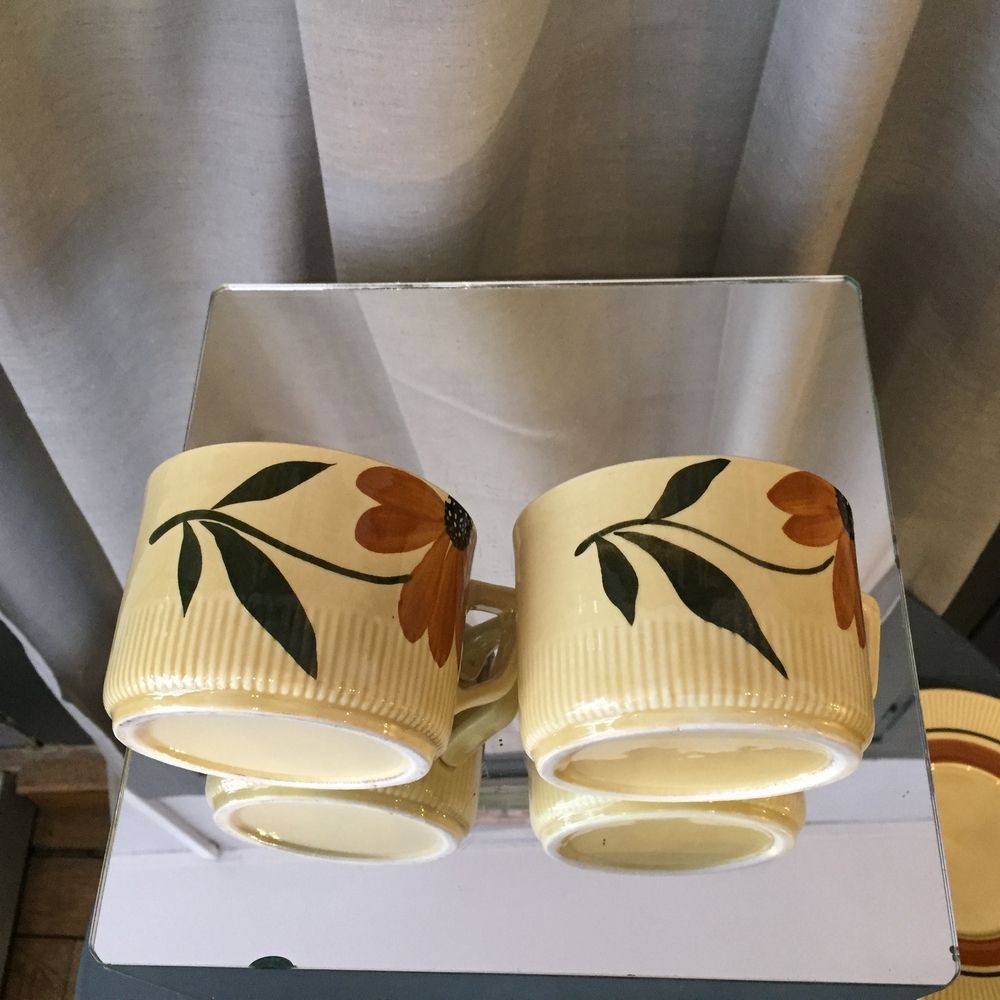 Duo of cups and under cups a chocolat or the vintage gien fleurs