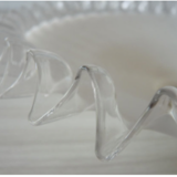 Plafonniers en opaline dentelée années 40-50 électrifiée