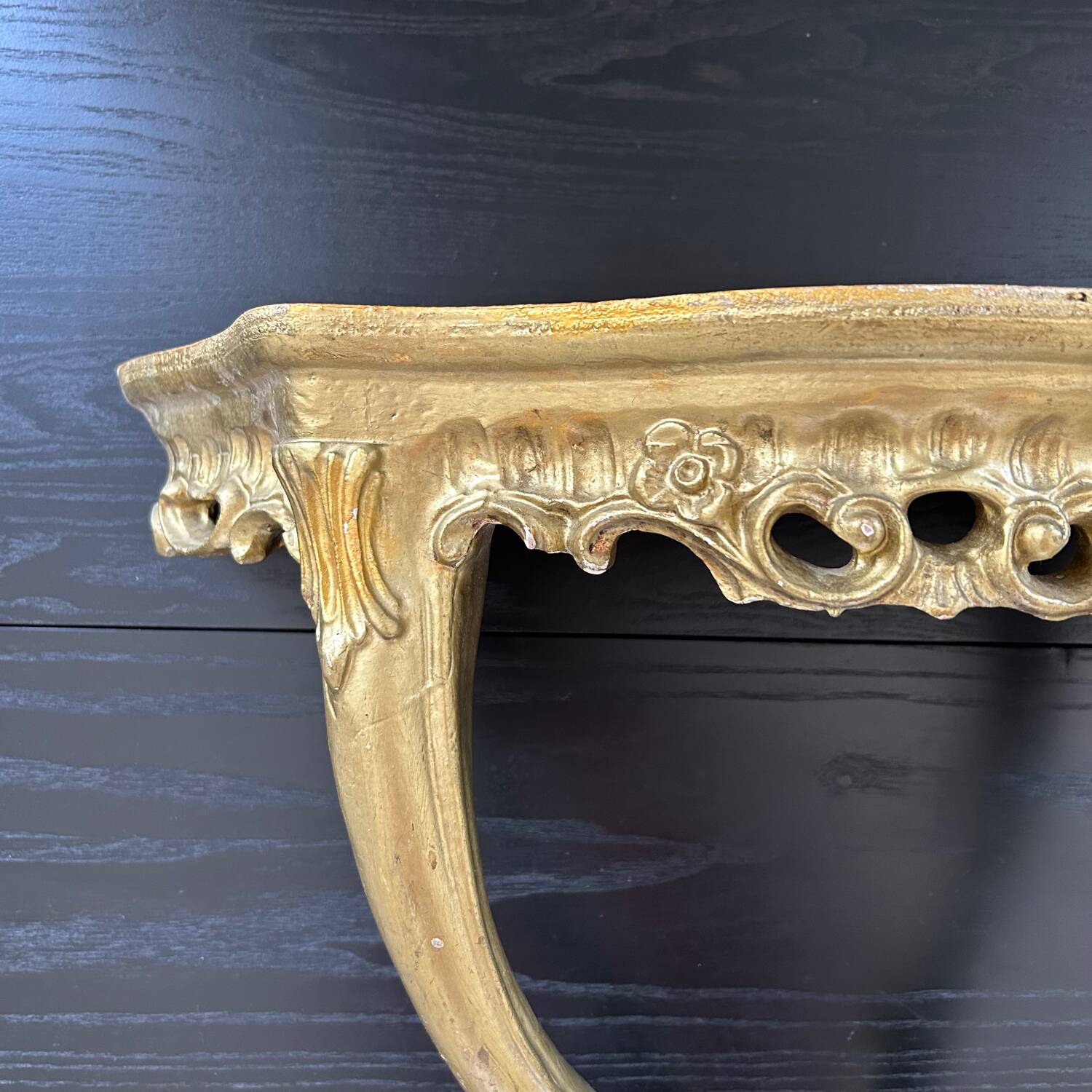 Console style rocaille dorée