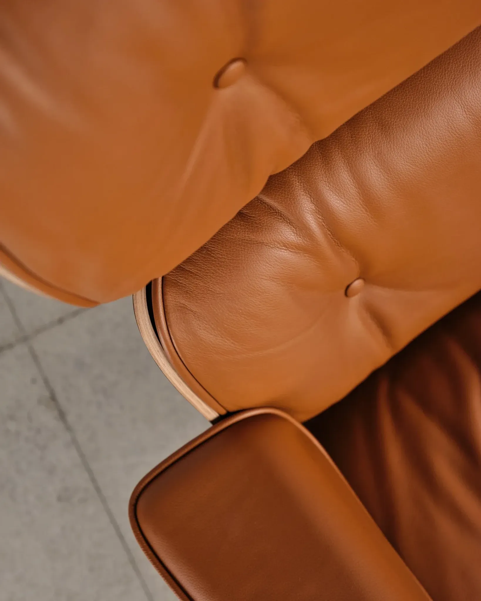 Lounge Chair and ottoman in rosewood by Charles & Ray Eames, Vitra