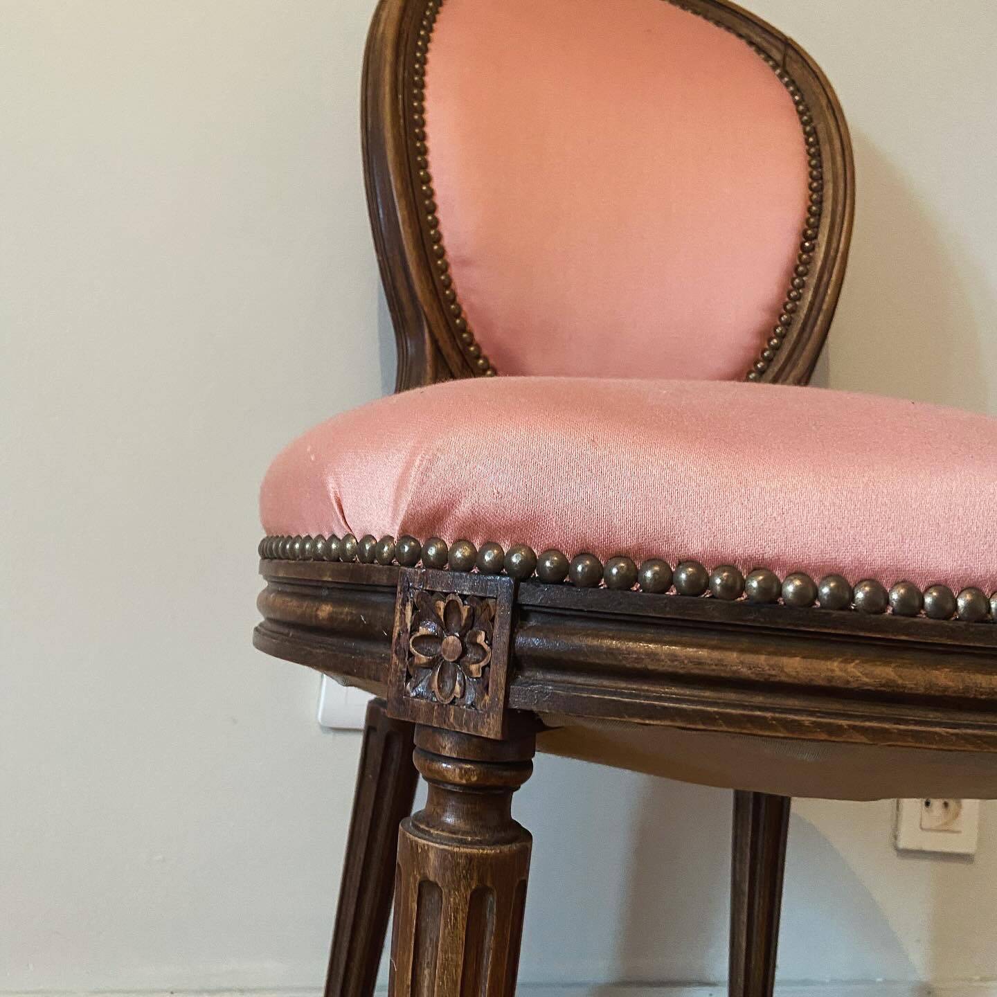 Louis XVI style medallion chair