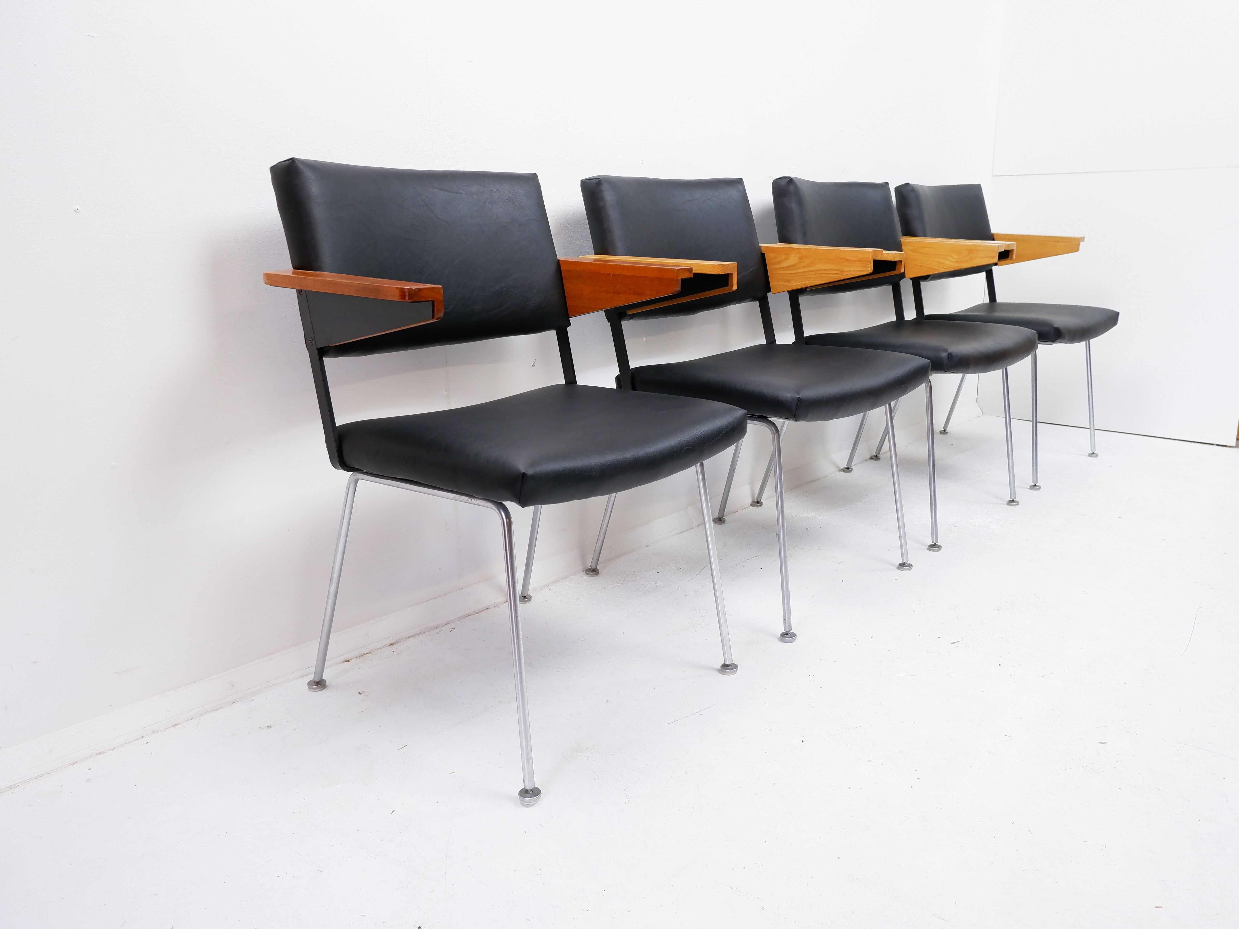 Ensemble de 4 fauteuils par A. Cordemeyer pour Gispen, années 1960