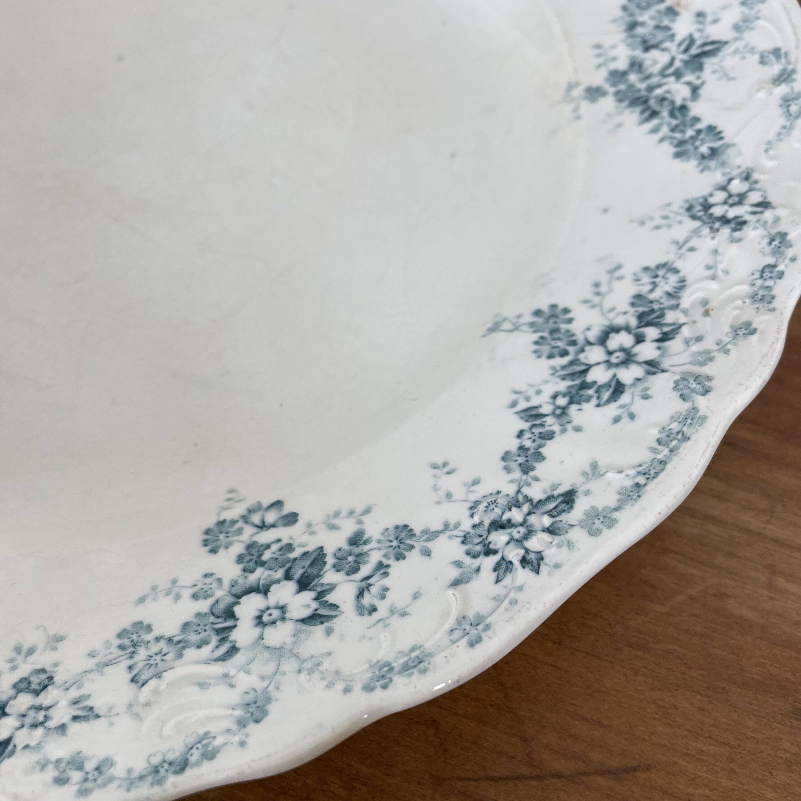 Round dish 30 cm in Maastricht earthenware, Clara model