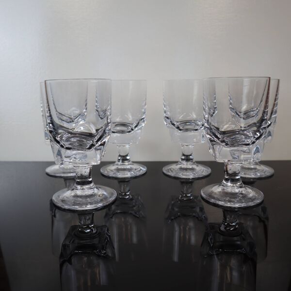 Série de 6 verres à vin blanc anciens en cristal de Sèvres modèle Arezzo