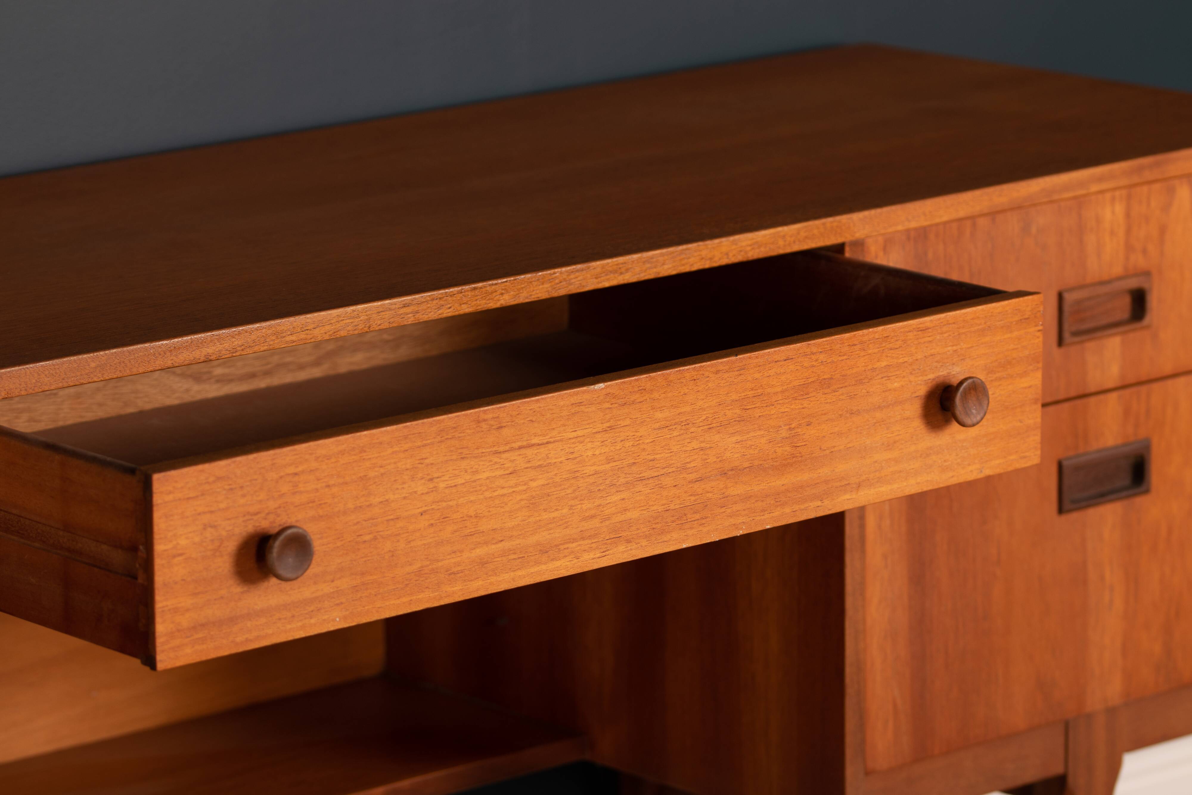 Nathan dressing table 1960