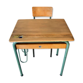 Bureau d’écolier Delagrave Paris, encrier laiton, et sa chaise Mulca mi 20eme