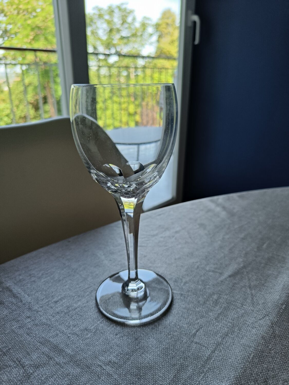 12 verres à vin Lalique modèle Tuileries
