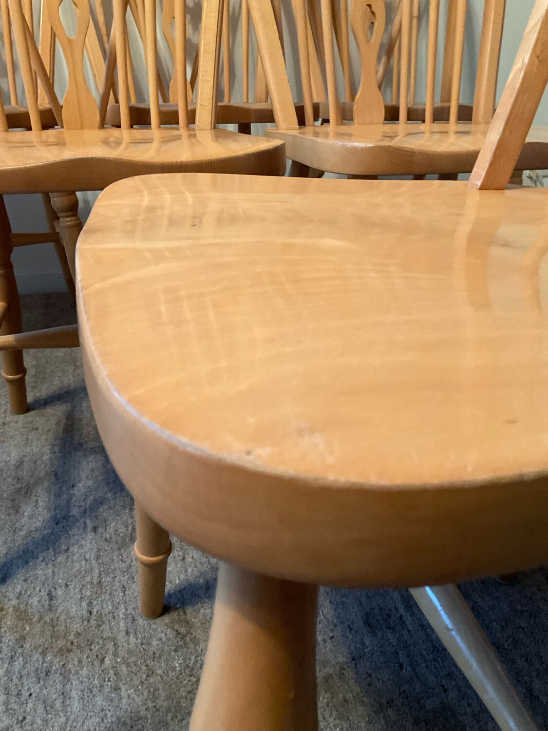 Set of 6 Dutch chairs in solid beech wood.