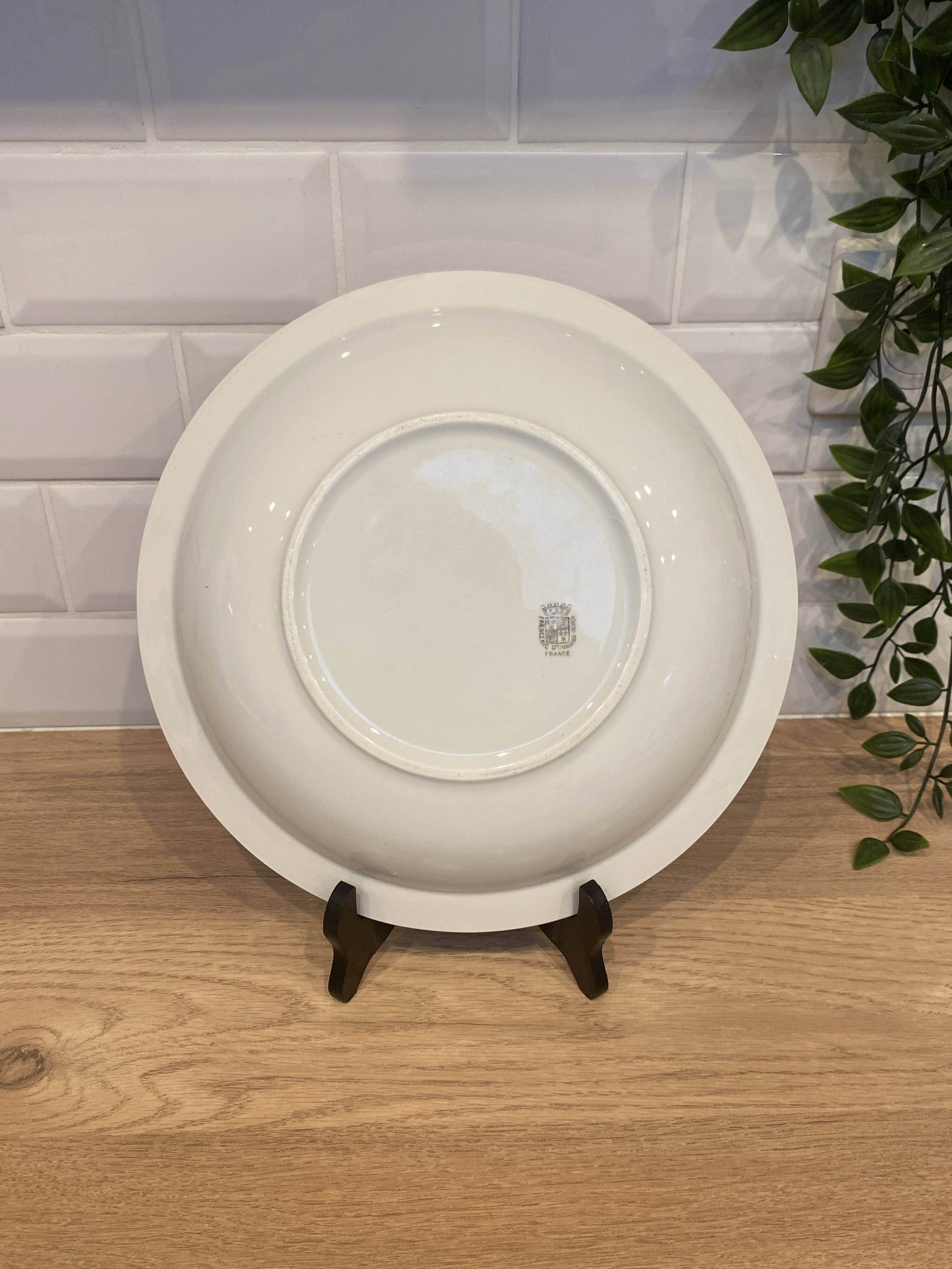 Hollow serving dish from Onnaing earthenware factory