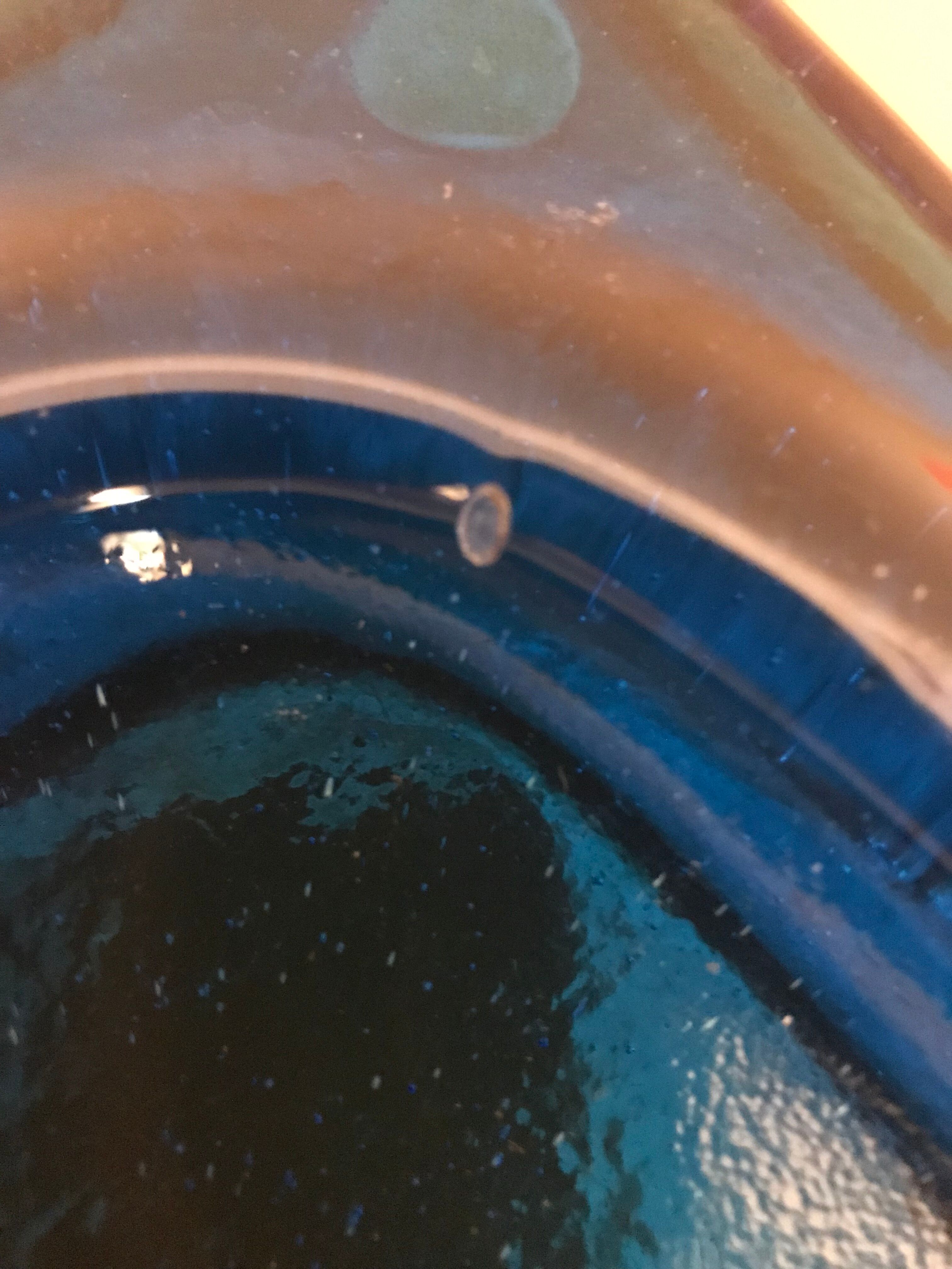 Cendrier en verre bleu 1970