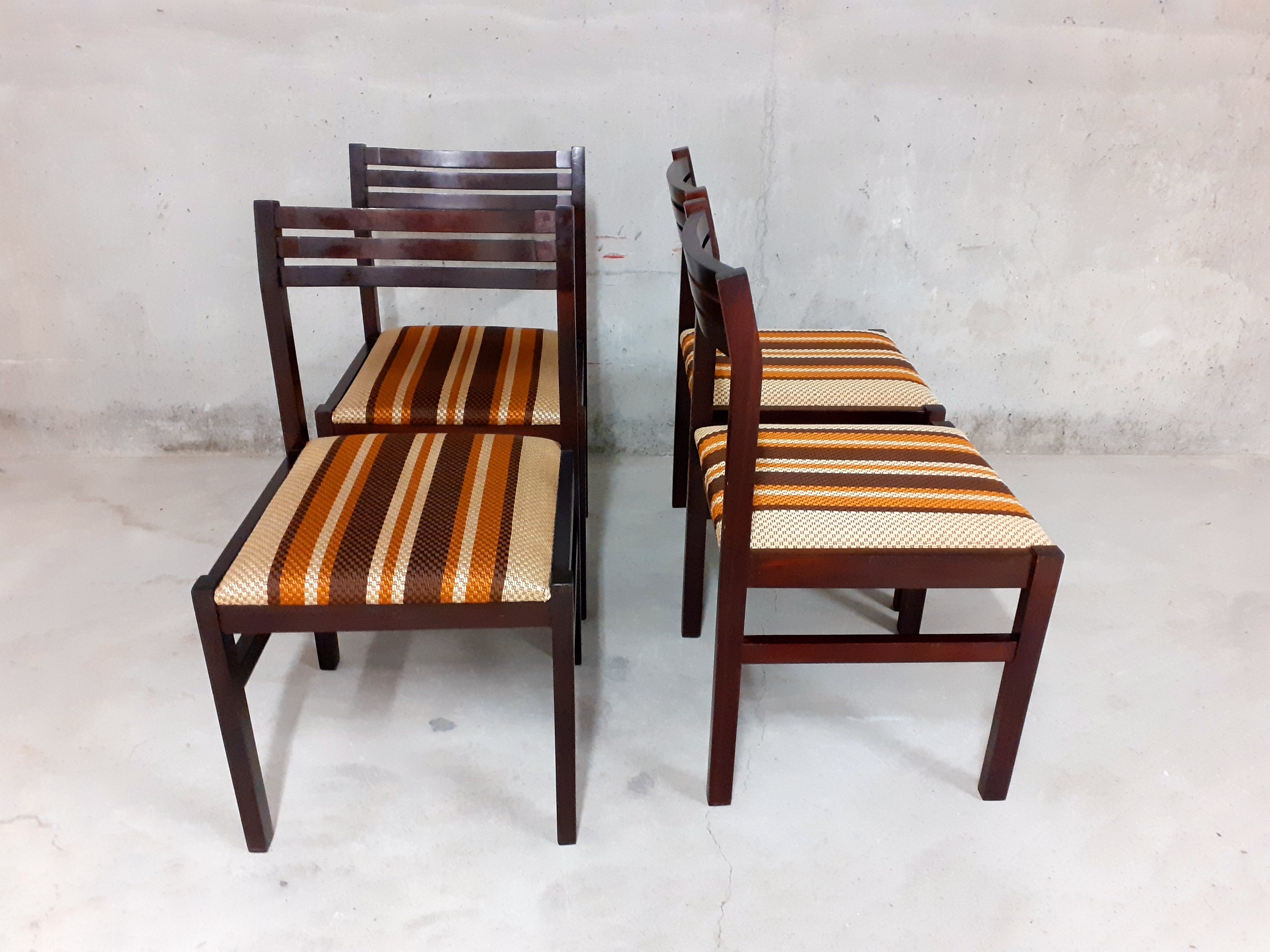 4 vintage chairs in wood and fabric 70s