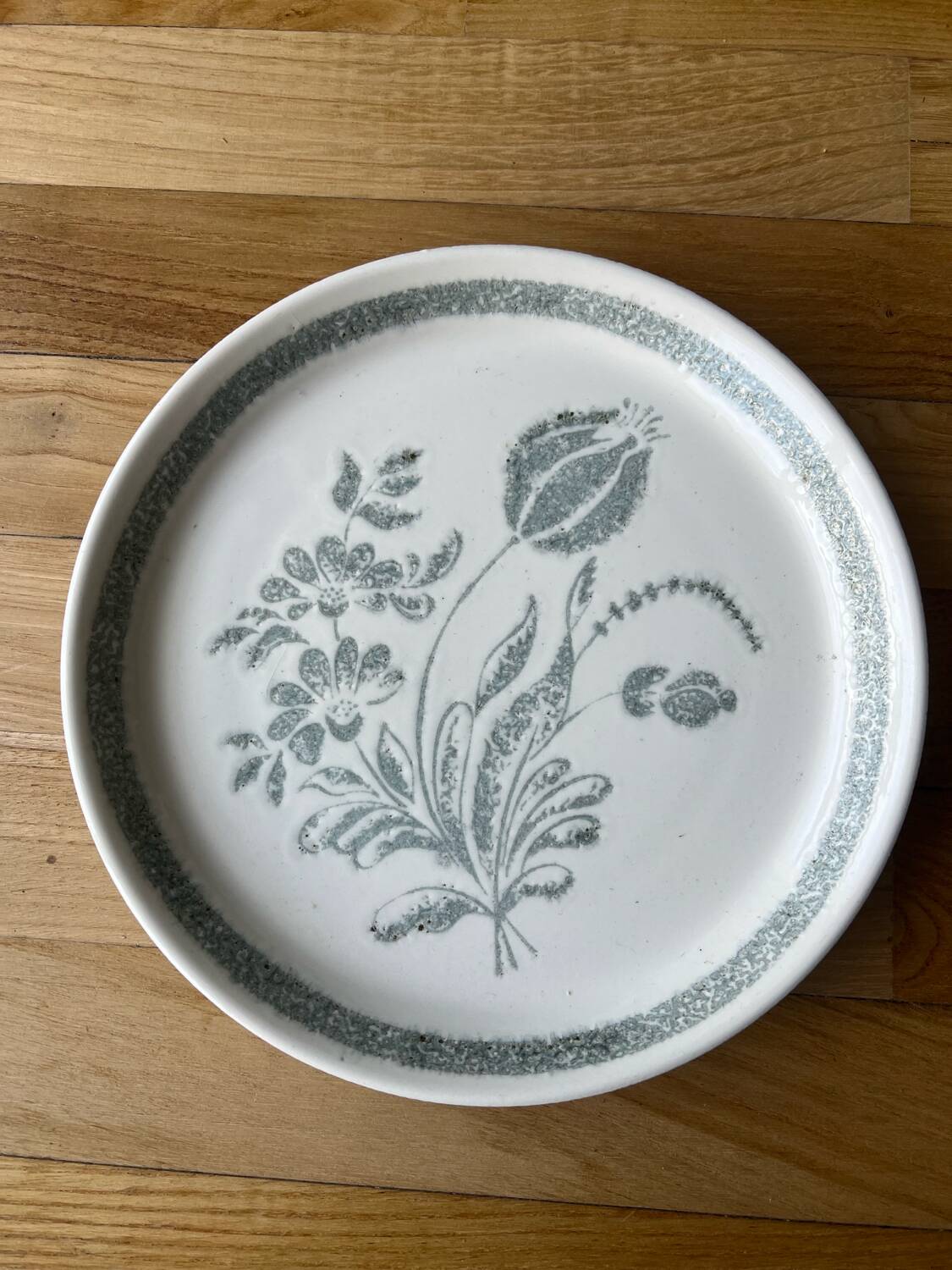 Ceramic plates