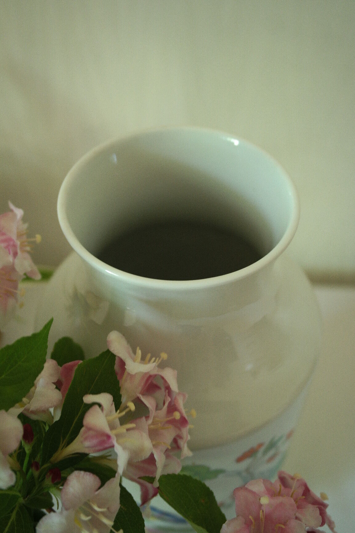 Art Deco baluster vase, Limoges porcelain, A. Lanternier.