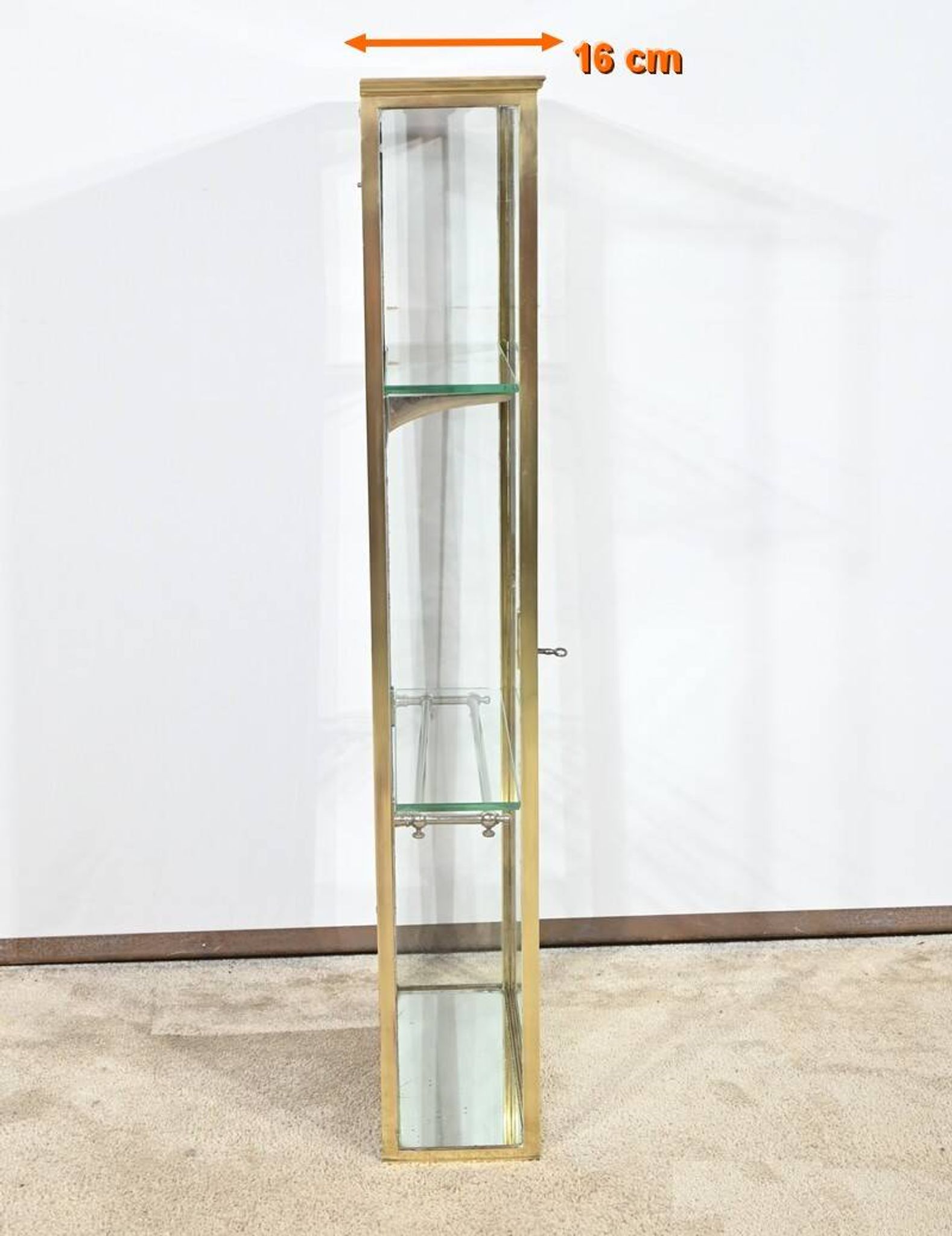 Petite Vitrine en Laiton – 1930