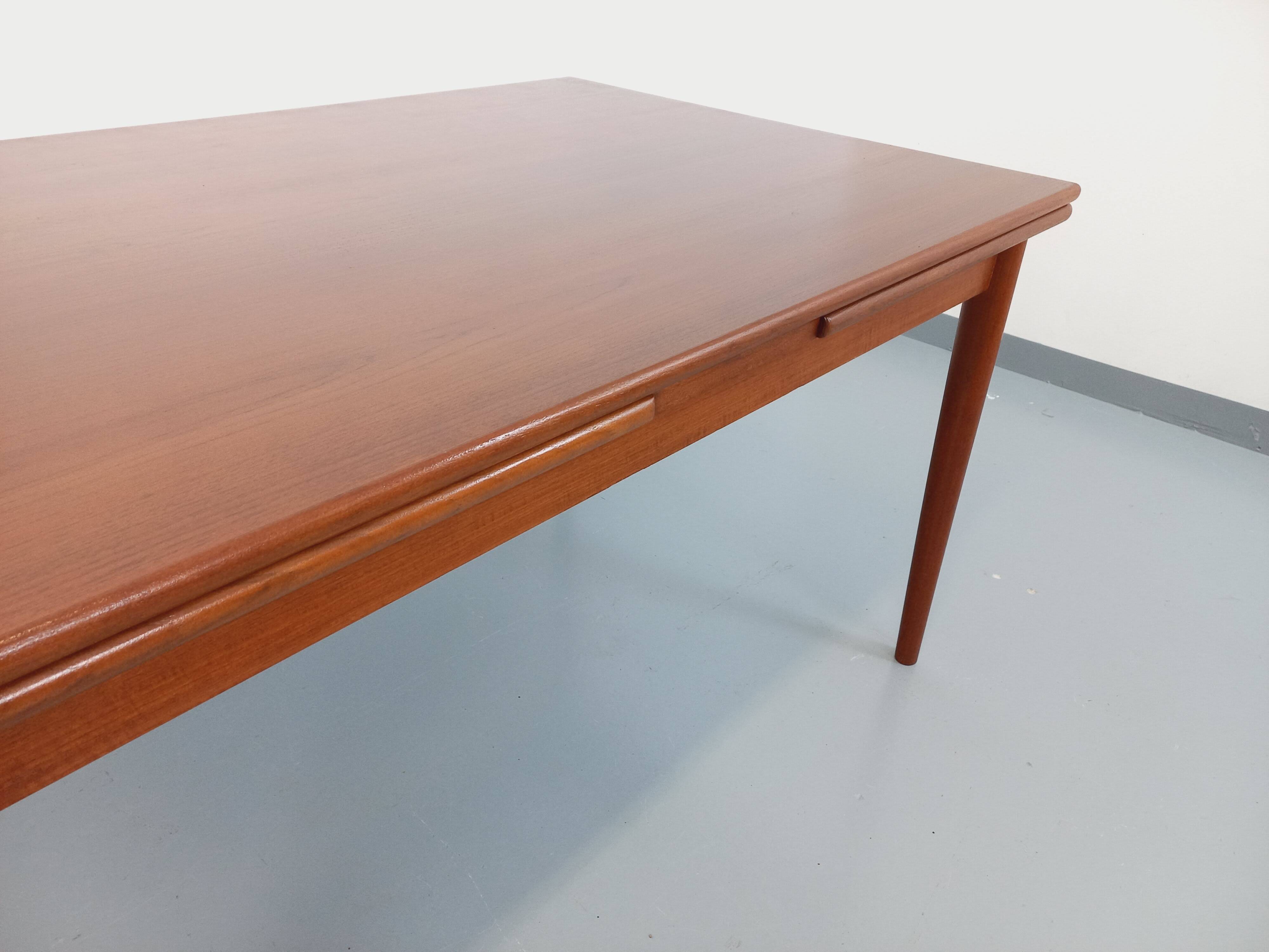 Table à manger en teck avec rallonges de style scandinave, années 50 60
