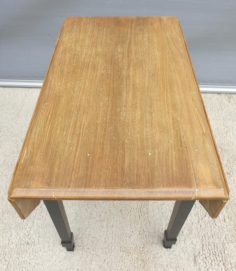 Two-tone kitchen table 2 extensions 1930