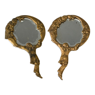Paire de faces-à-main à décor de Pierrot et de lune bronze doré, fin XIXe
