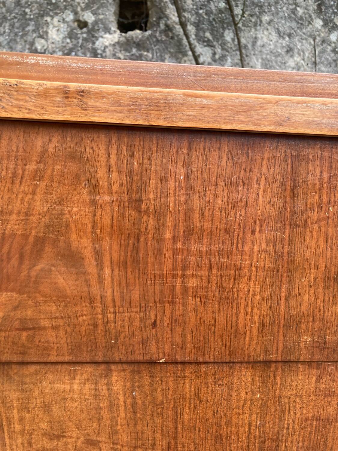 Compass leg chest of drawers