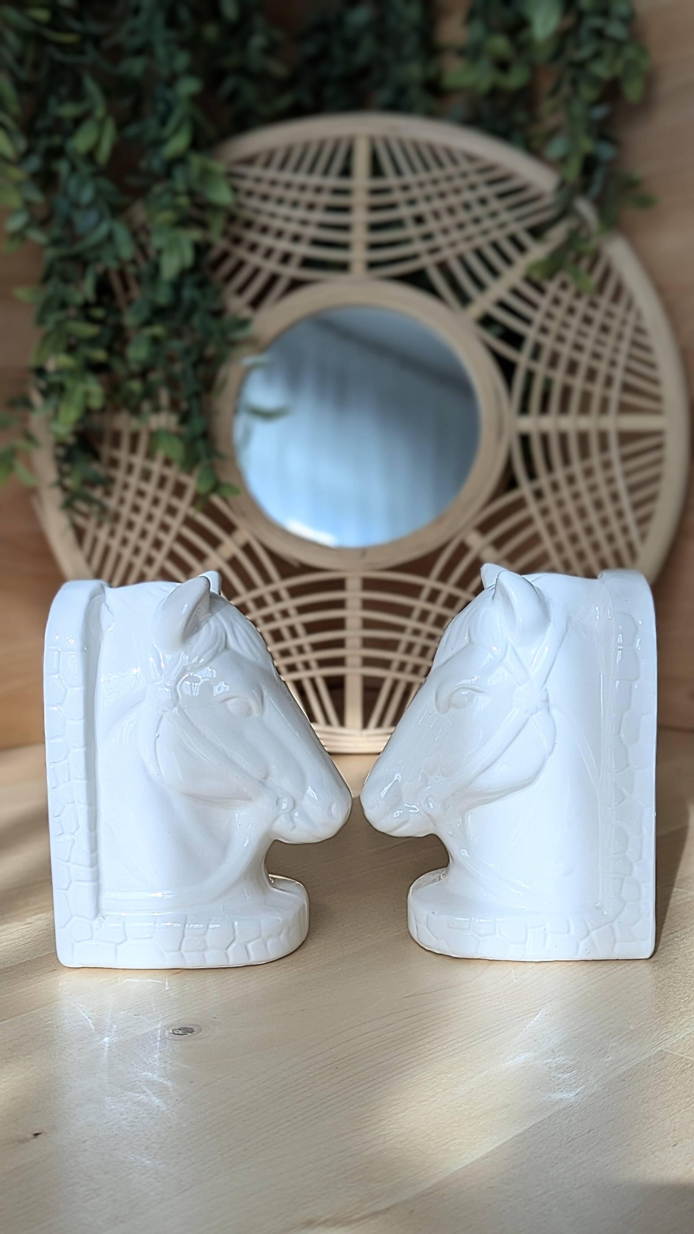 Magnificent pair of vintage ceramic bookends (D-0038)