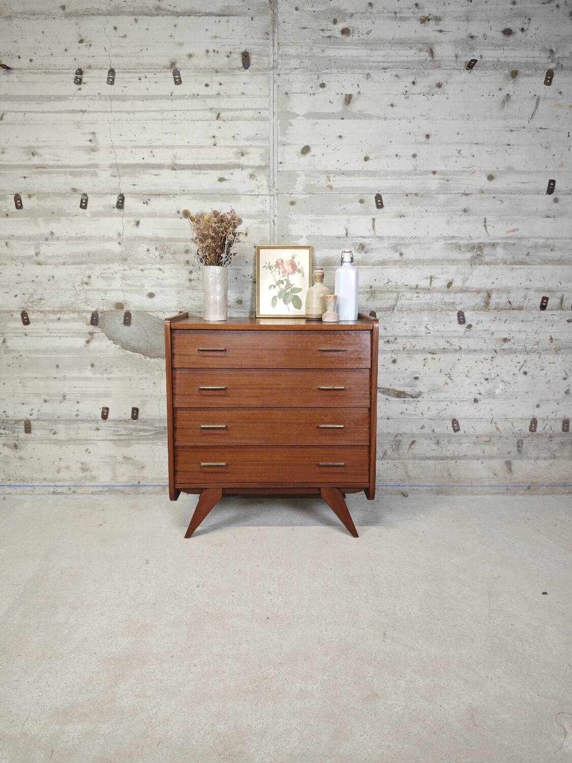 Vintage chest of drawers