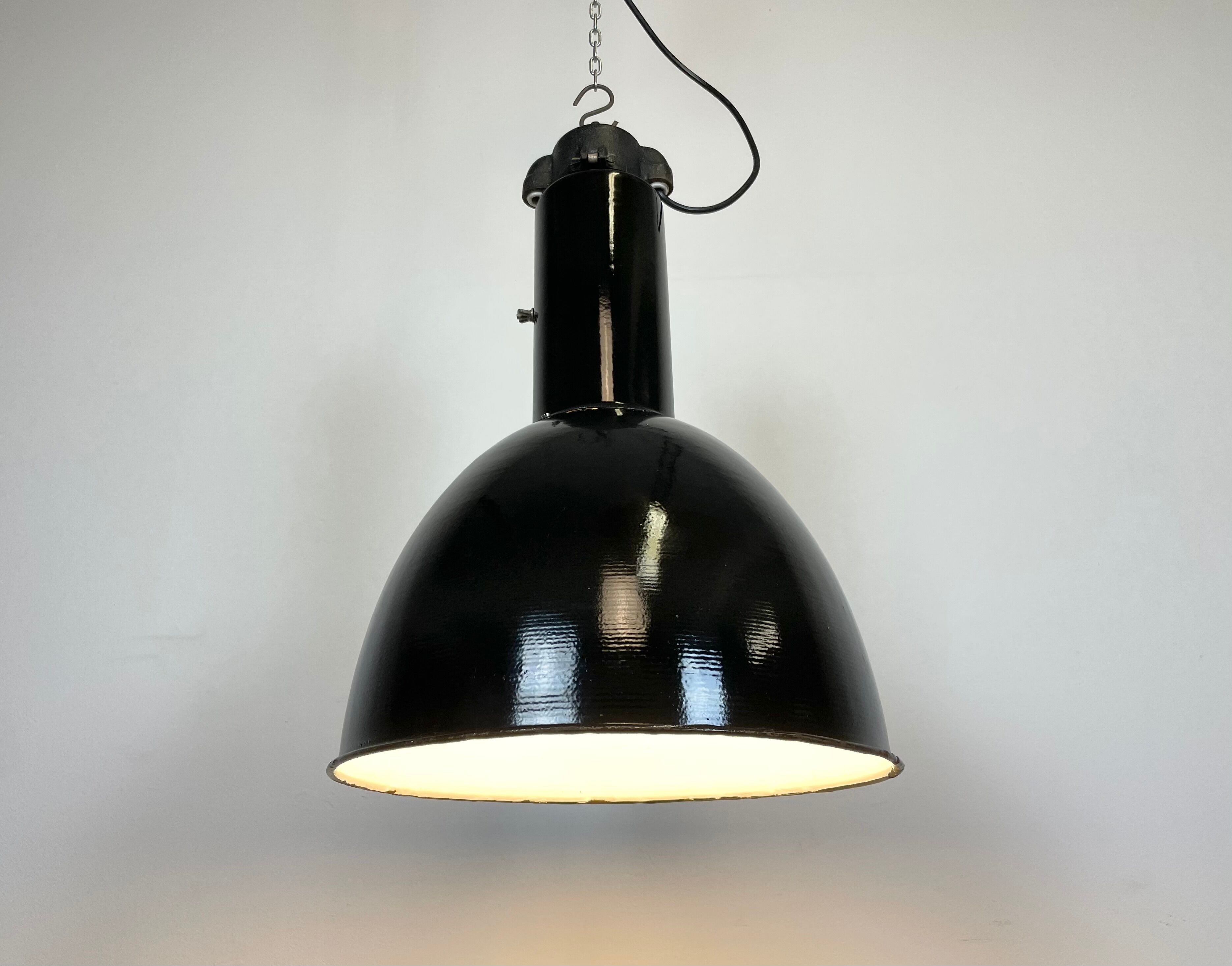Set of 4 industrial bauhaus black enamel pendant lamps, 1960s