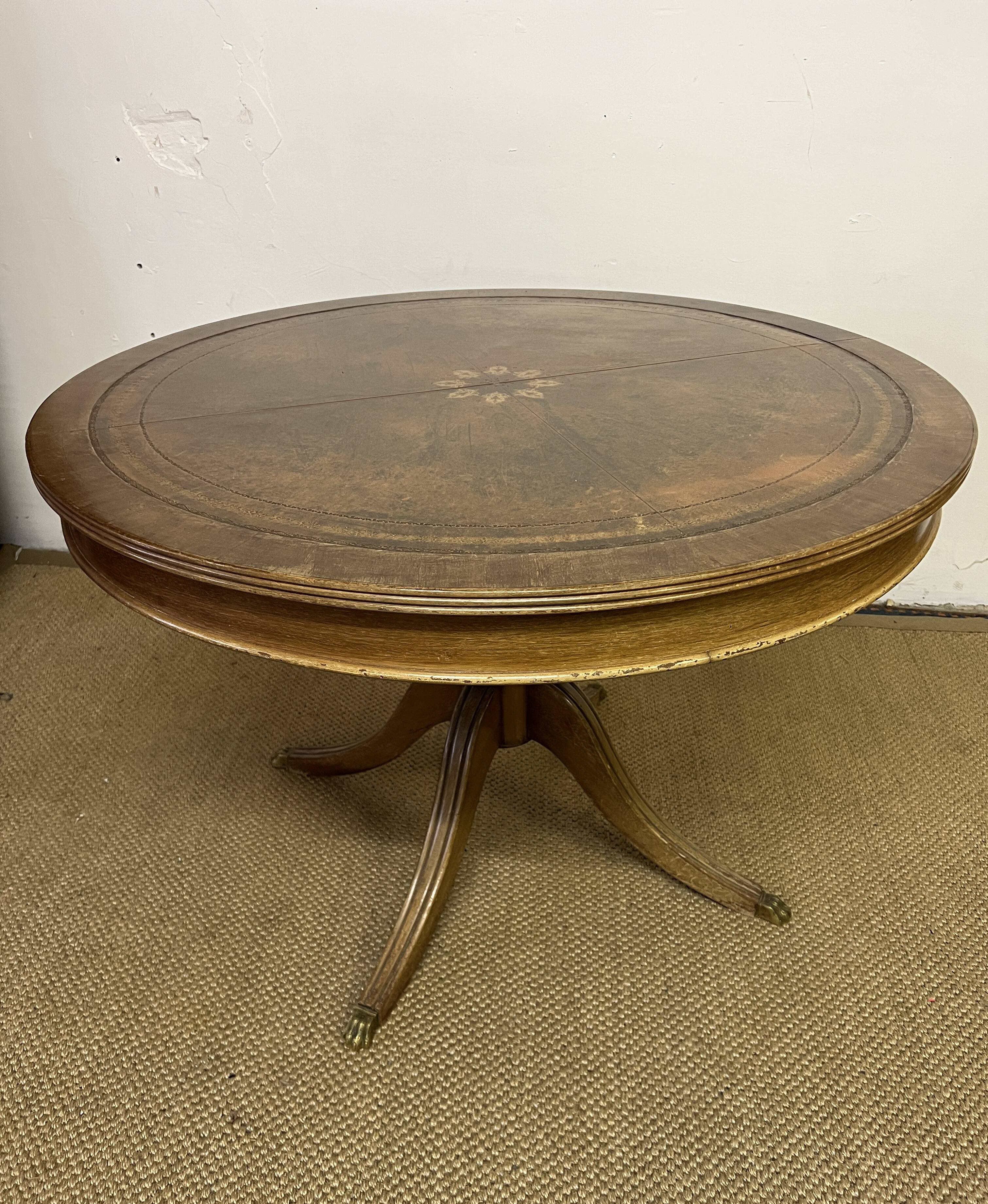 Empire style round table "Lion's Paws"