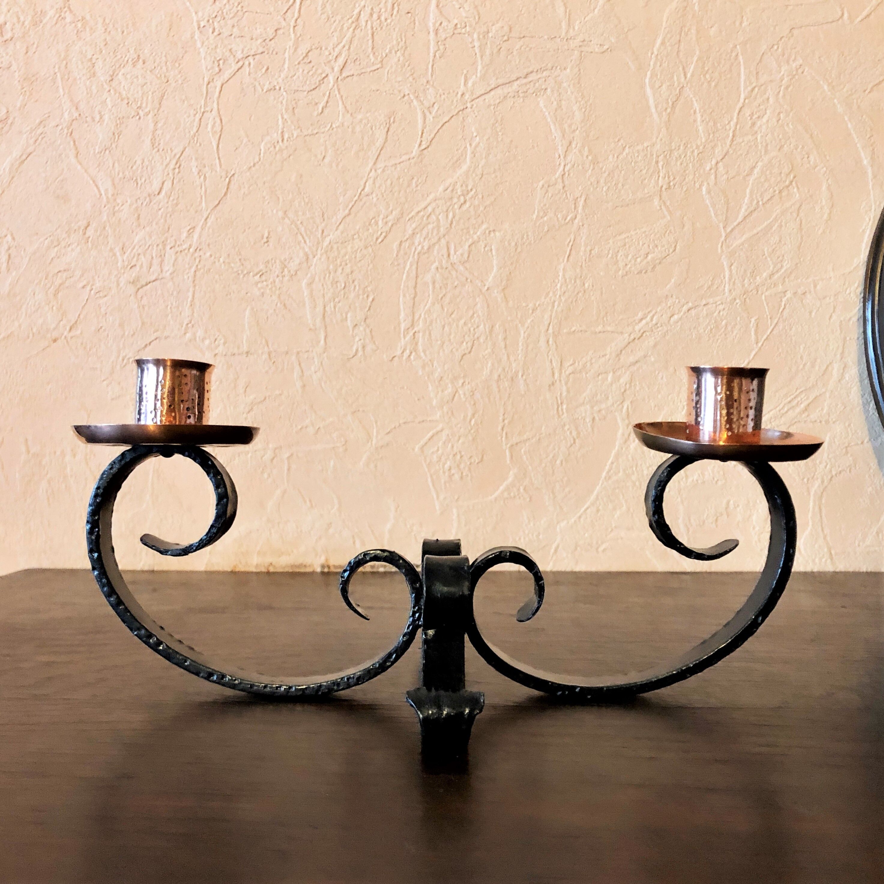 Bougeoir chandelier artisanal fer forgé et cuivre rouge ciselé