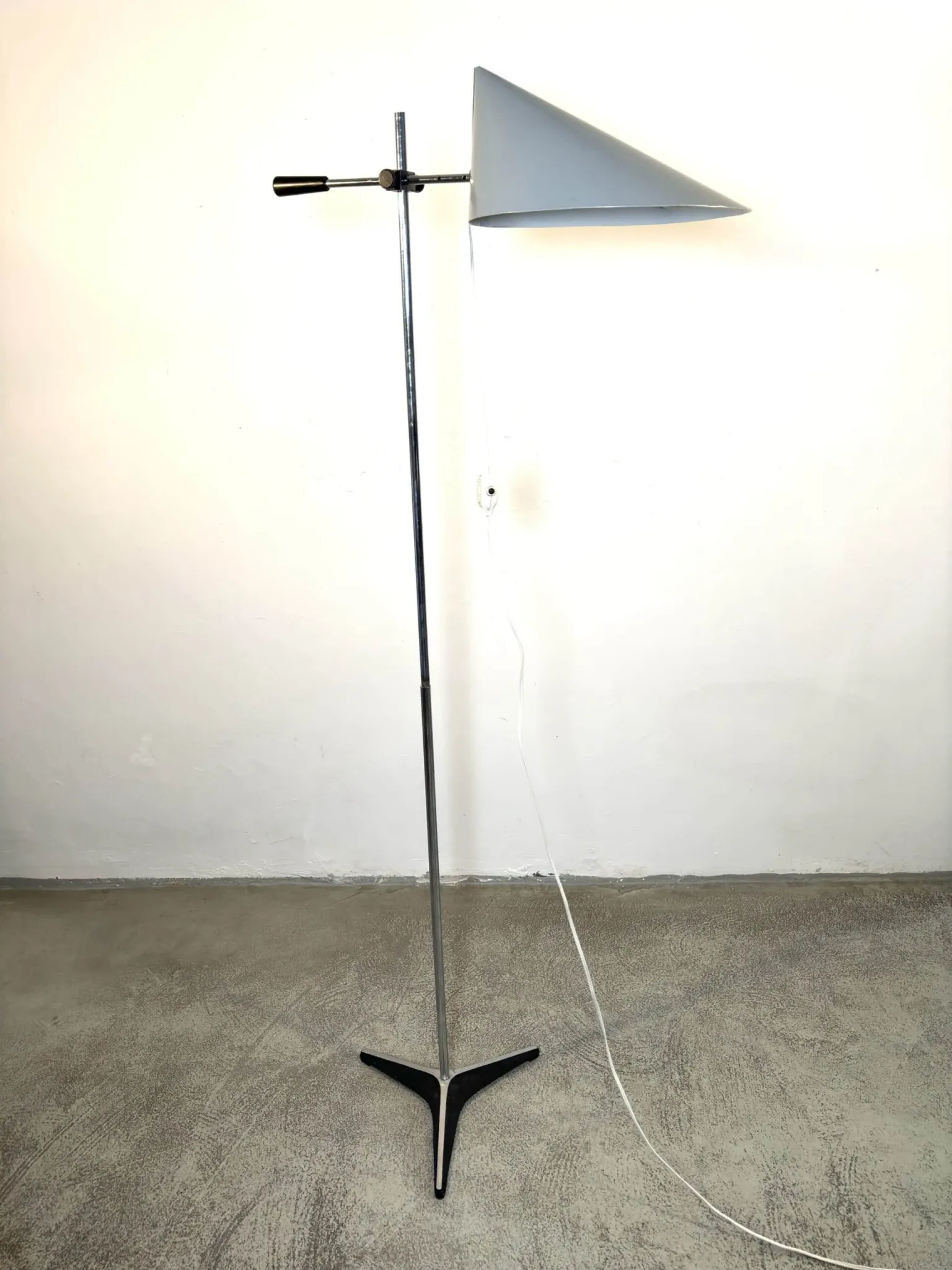 D-2003 Floor Lamp By Jan Jaspers For Raak Amsterdam, The Netherlands, 1950S