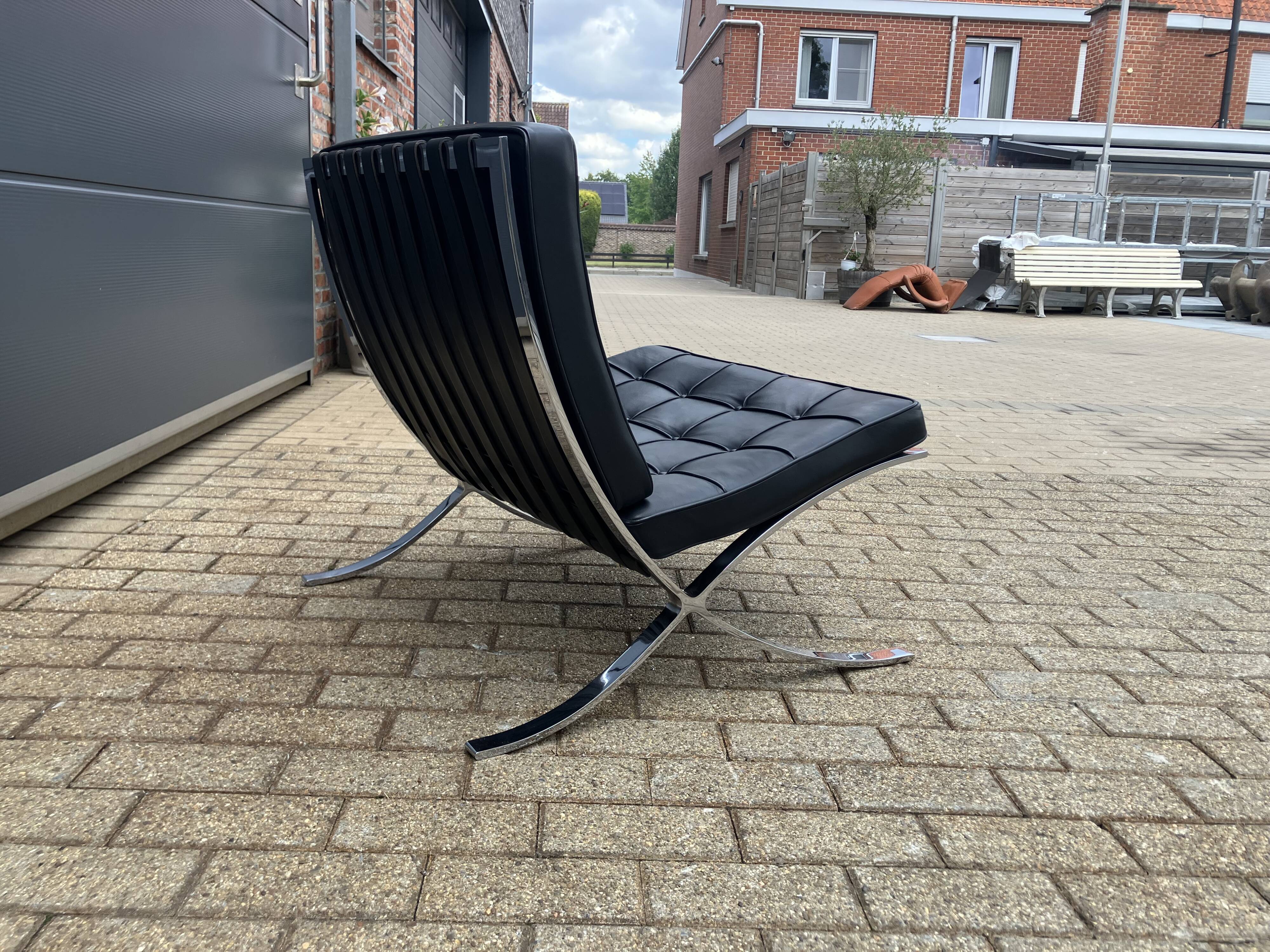Originele Knoll Barcelona chair Mies Van Der Rohe , Zo goed als nieuw!!