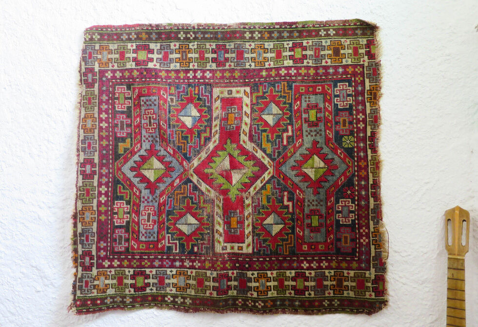 Oriental square carpet 105x110cm