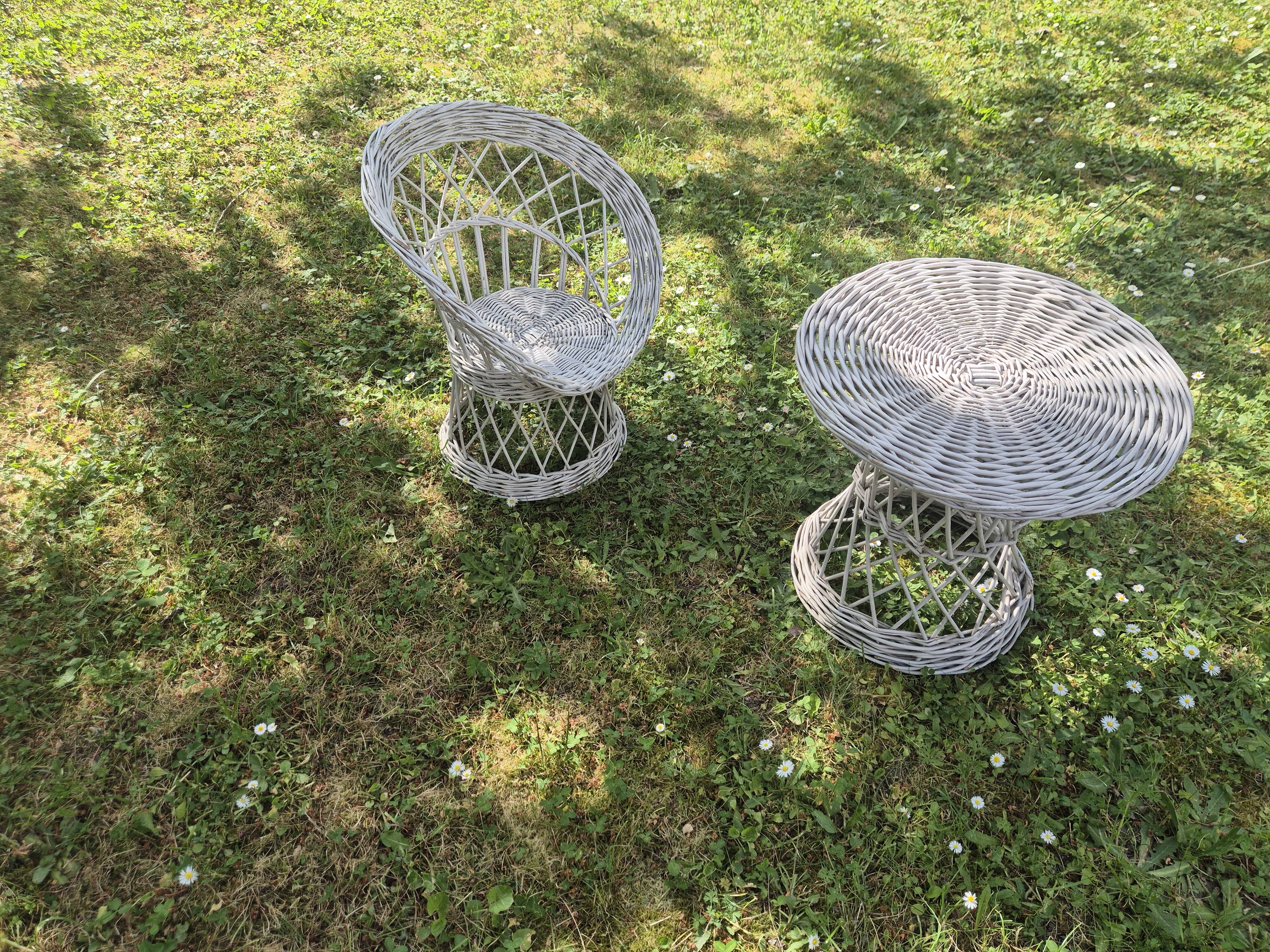 Ensemble vintage salon fauteuil et table enfant en rotin blanc