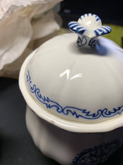 Milk or cream jug and sugar bowl with Gien earthenware lid, Rouen model 32