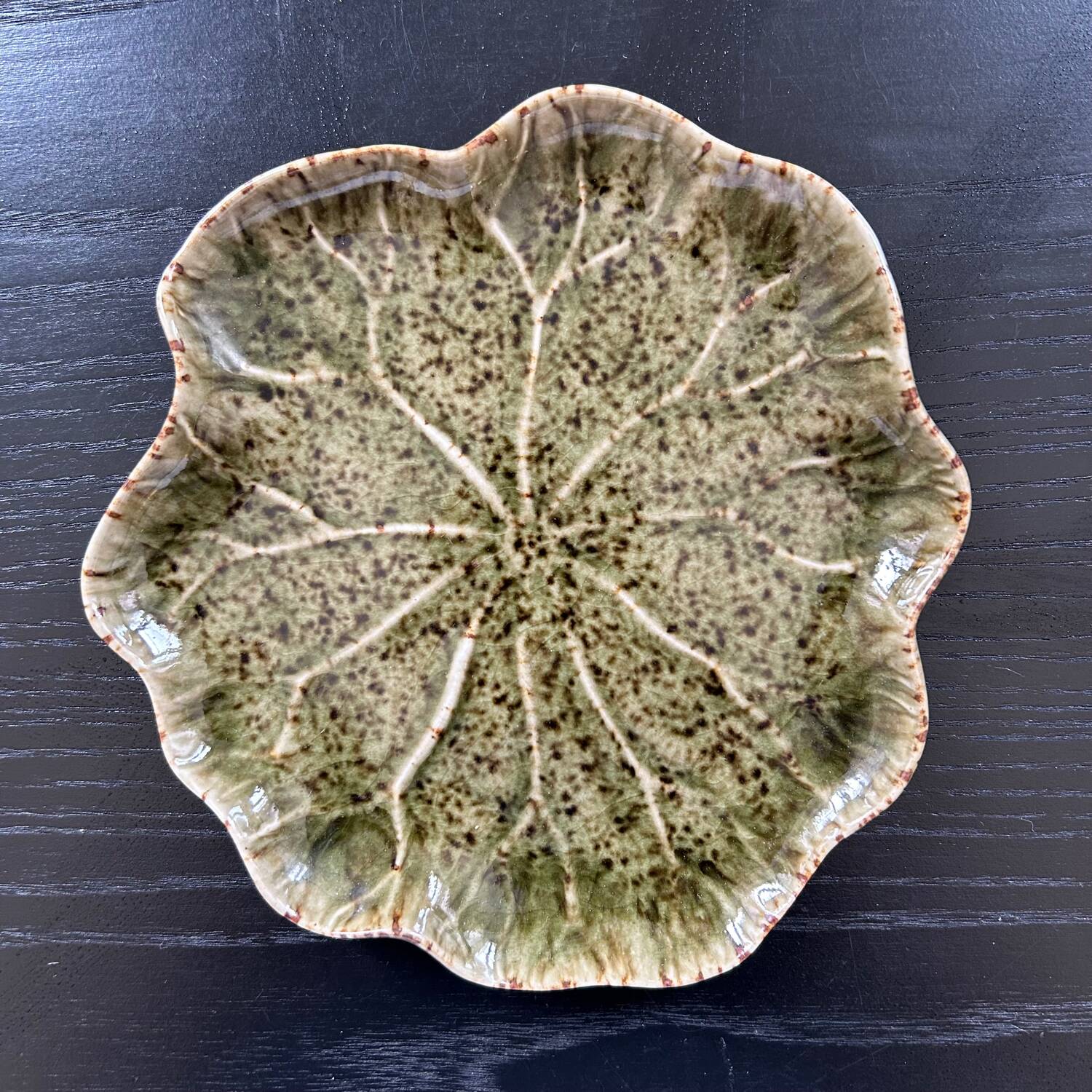 Water lily dish