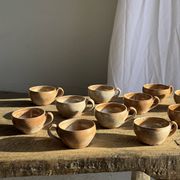 11 tasses à café vintage en grès mat brut