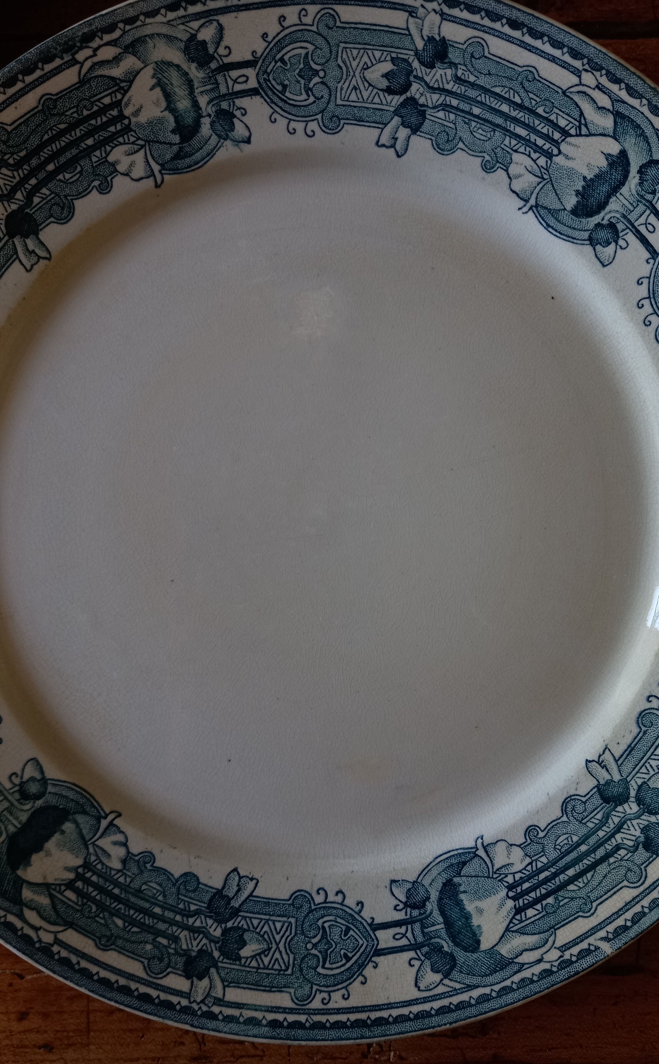 2 flat old plates (ø 25 cm) earthenware terre de fer creil montereau massena