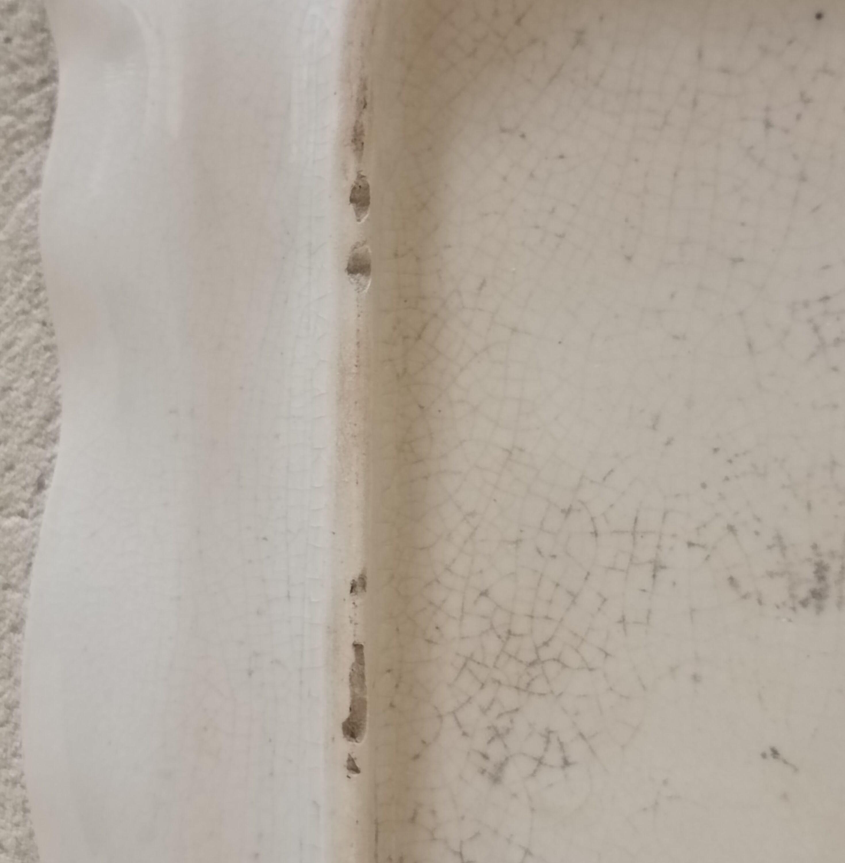 Art Nouveau dish in Fives-Lille earthenware