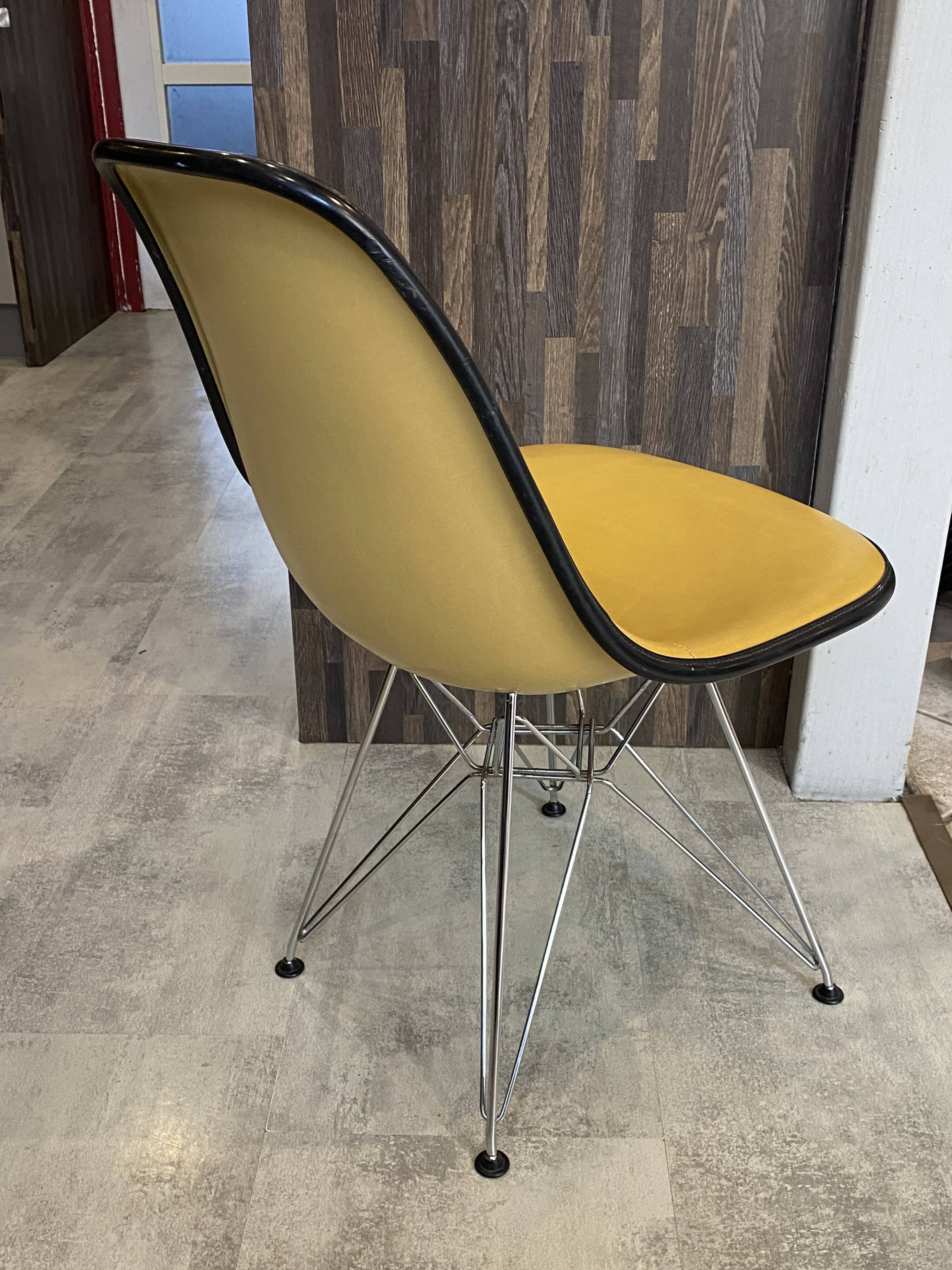 Fibreglass chair skai vinyl DSR Eiffel yellow Eames Herman Miller