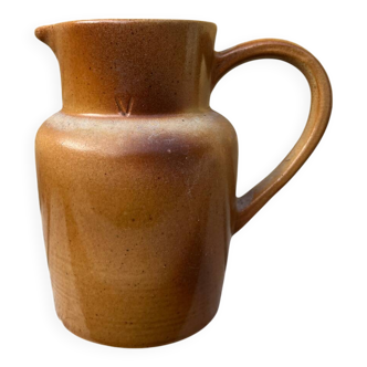 Stoneware pitcher from La Scarpe