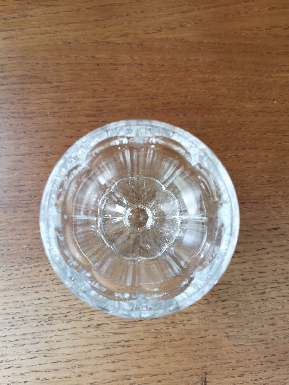 Suite of 8 stemmed glasses