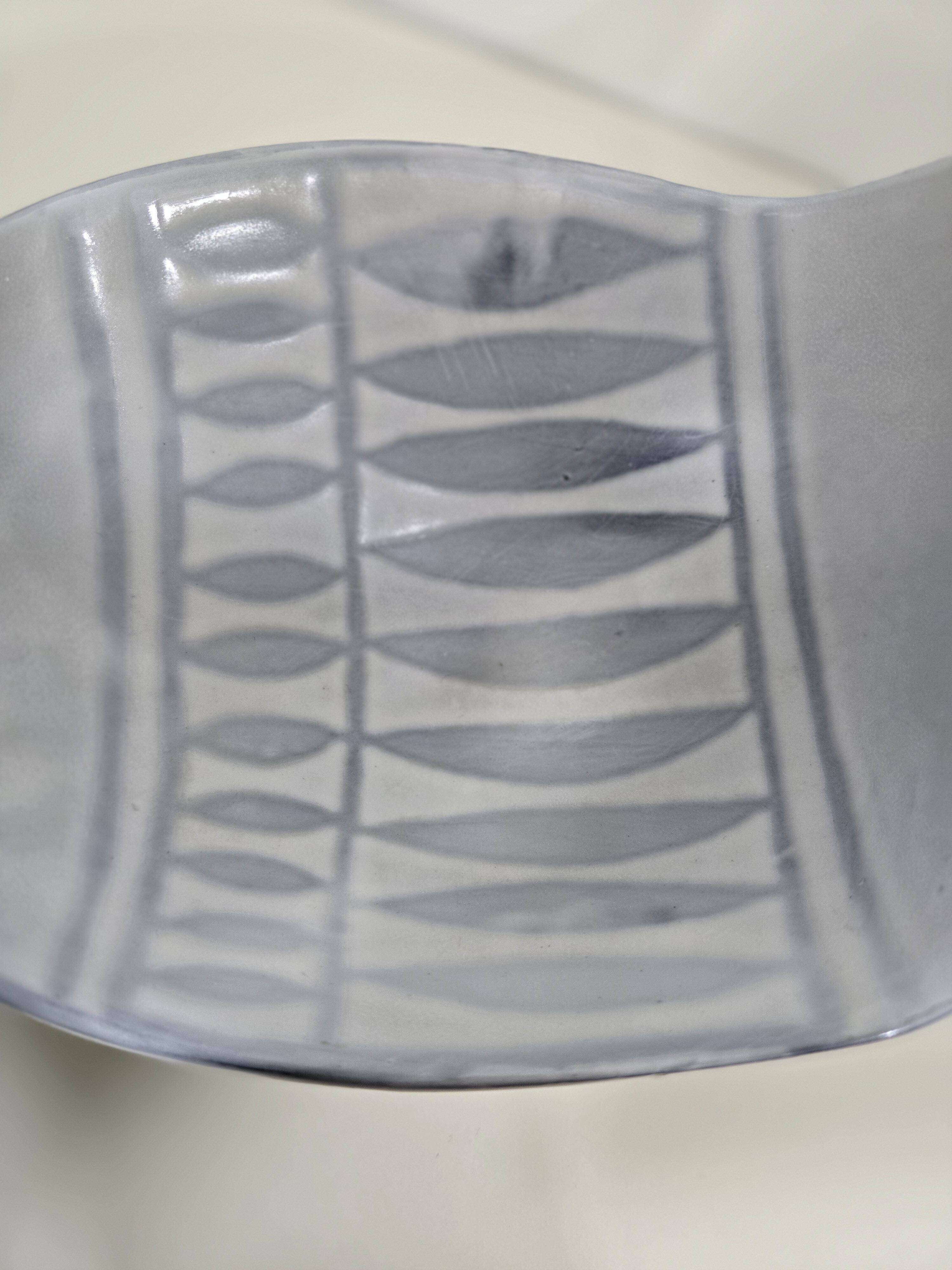 Roger Capron gray shuttle cup