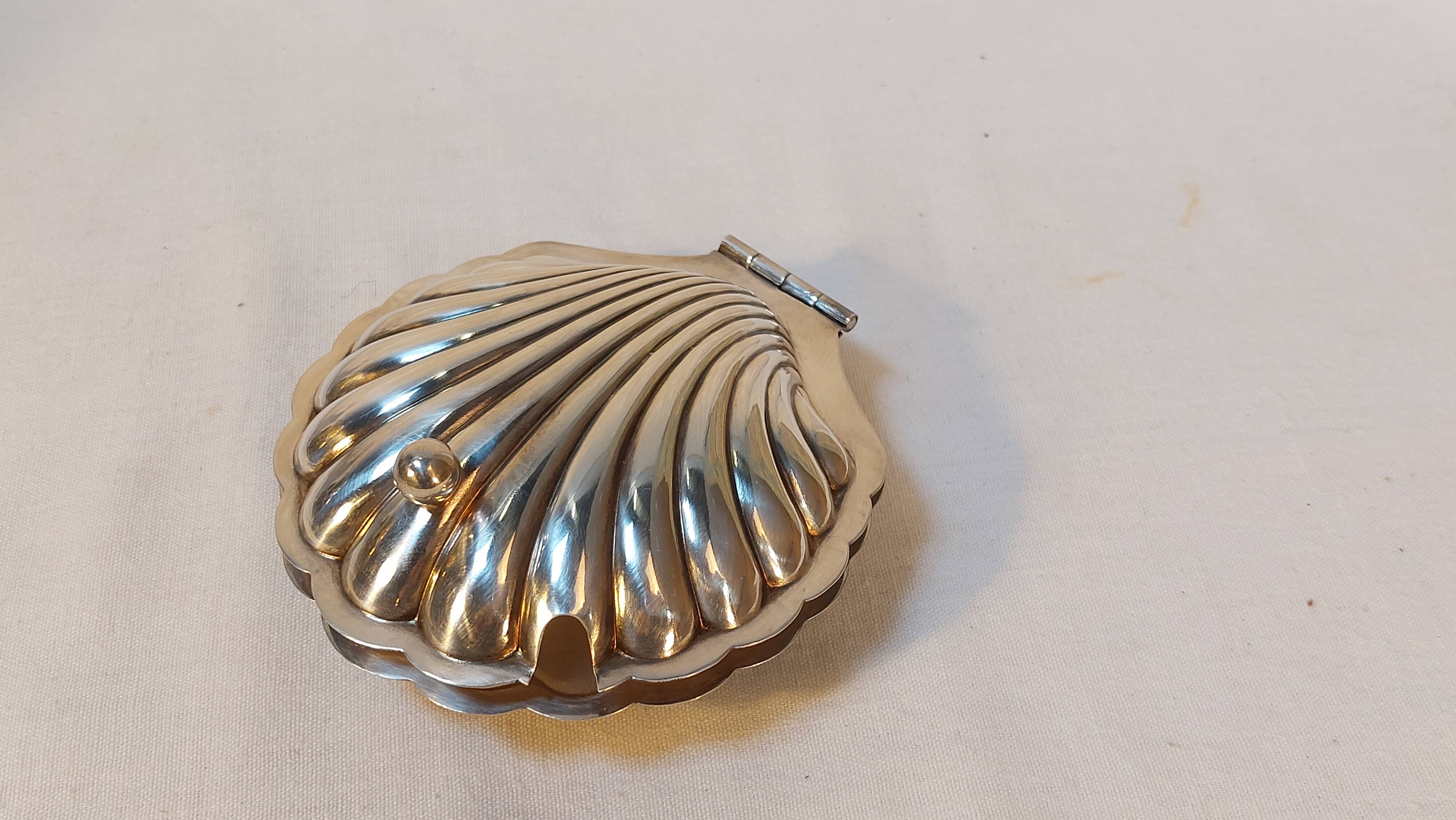 Silver-plated metal shell table butter dish with hallmarks - Art Deco