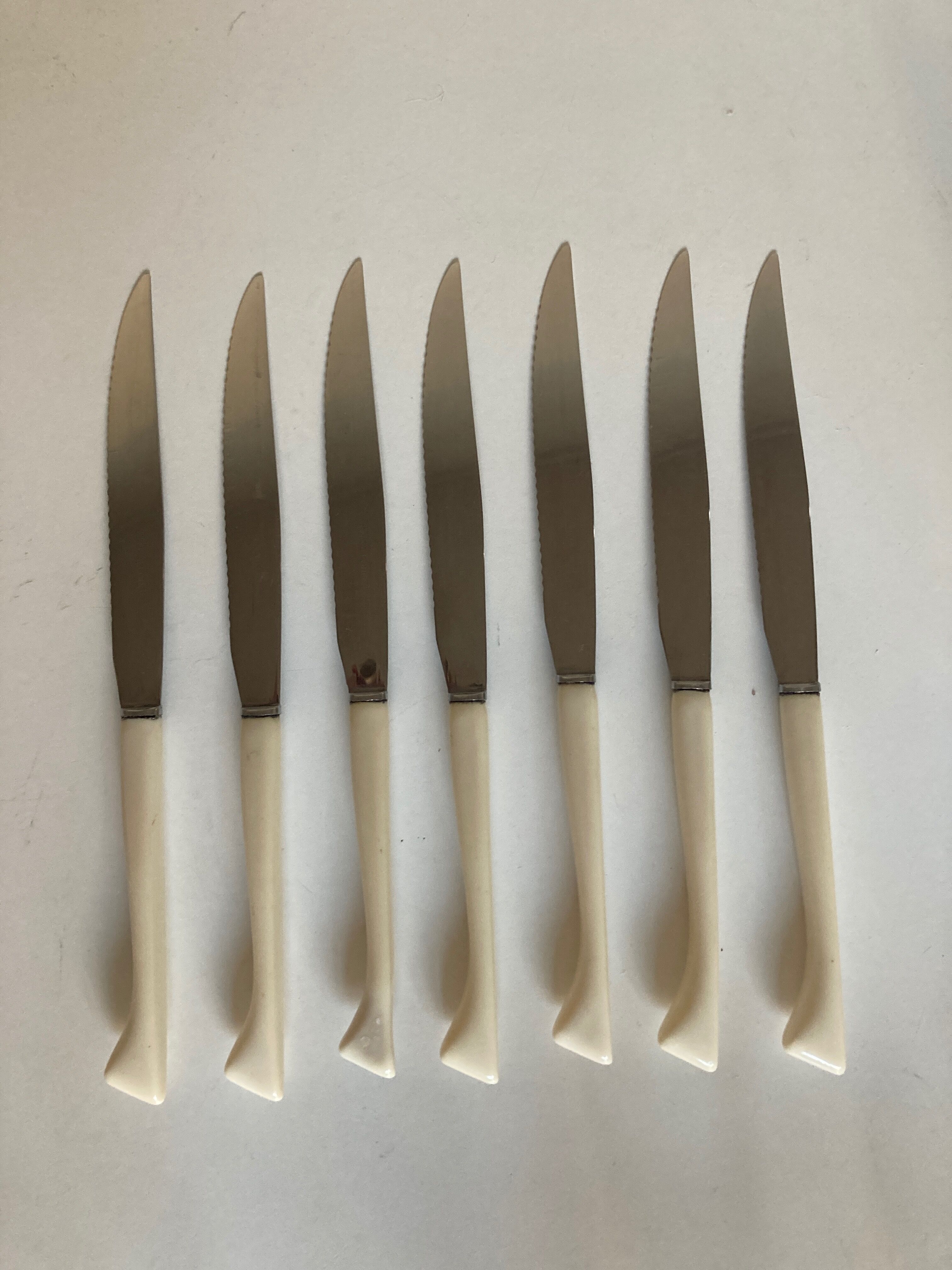 Produit Pop Up BHV Set de 7 couteaux Apollonox 1960